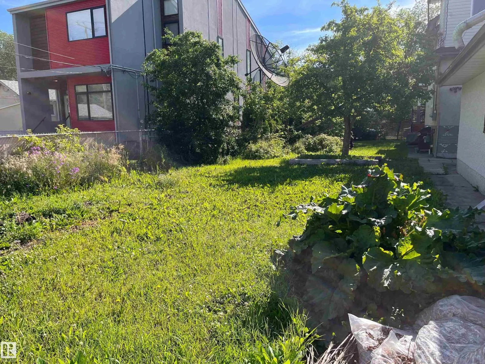 11910 76 St NW