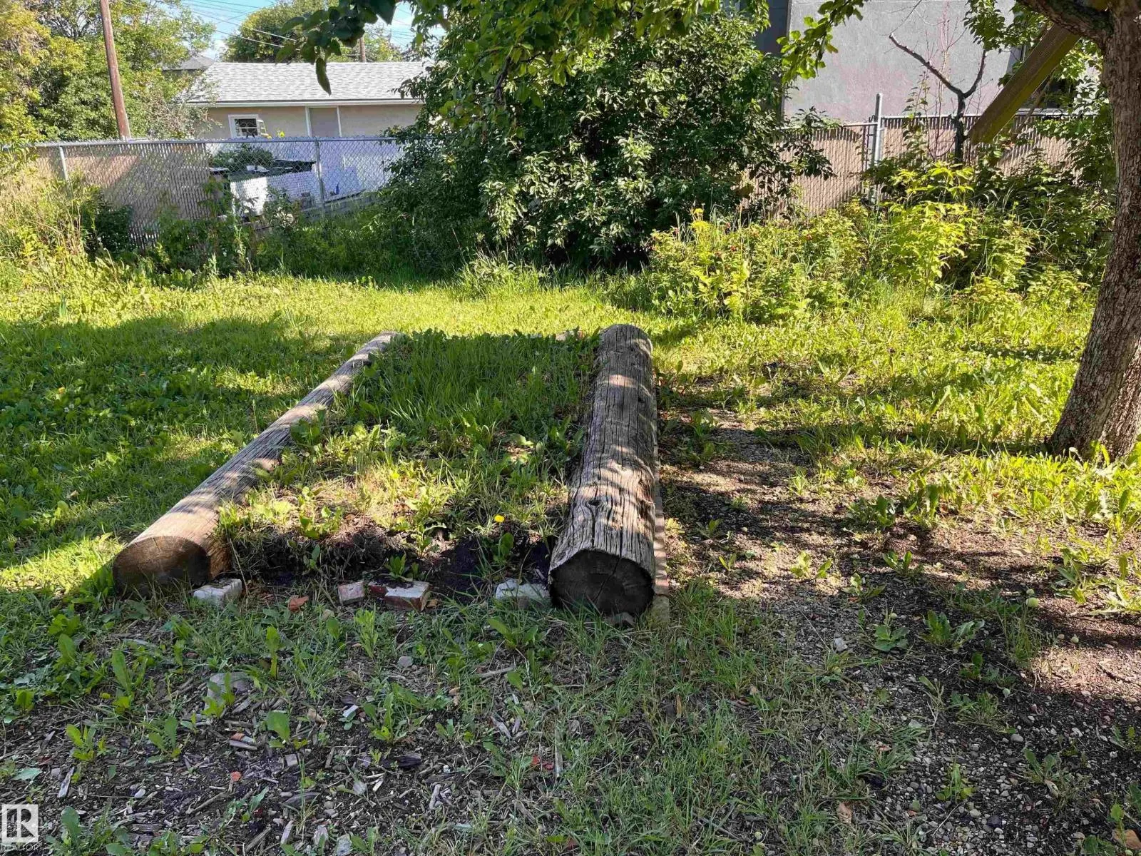 11910 76 St NW