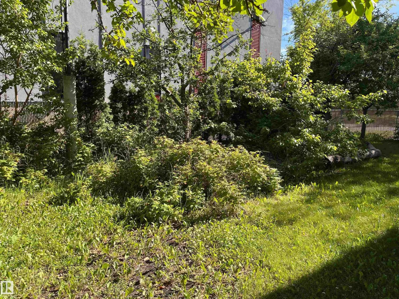 11910 76 St NW