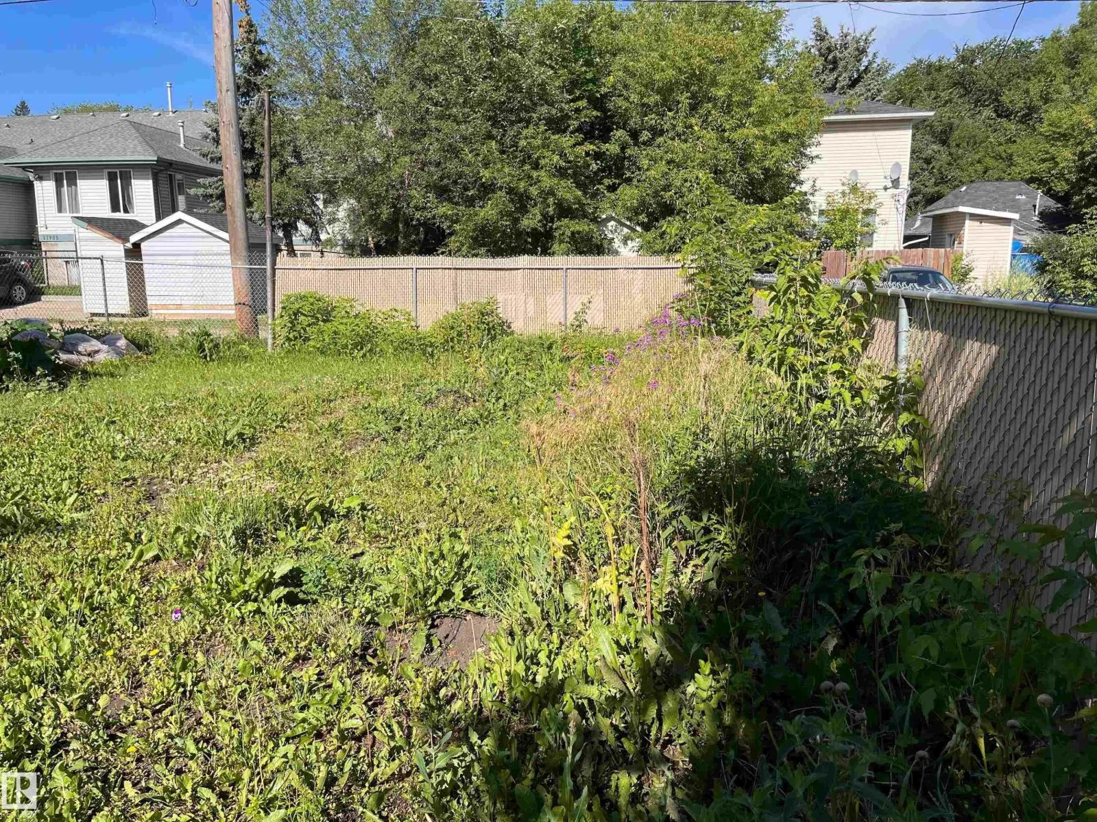 11910 76 St NW