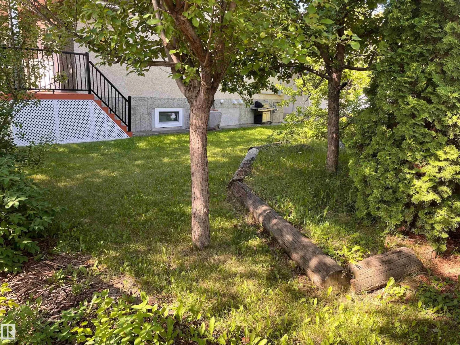11910 76 St NW