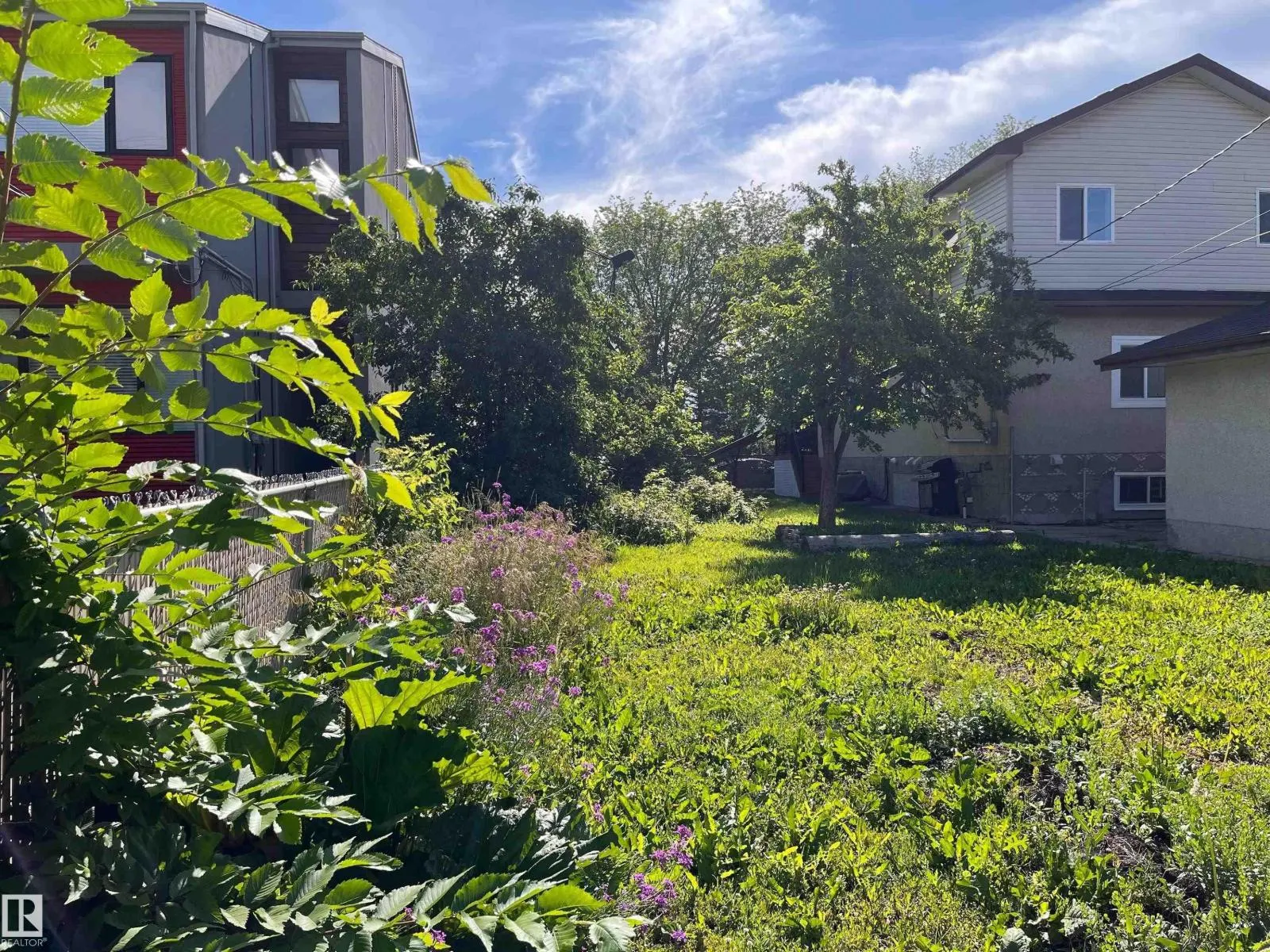 11910 76 St NW