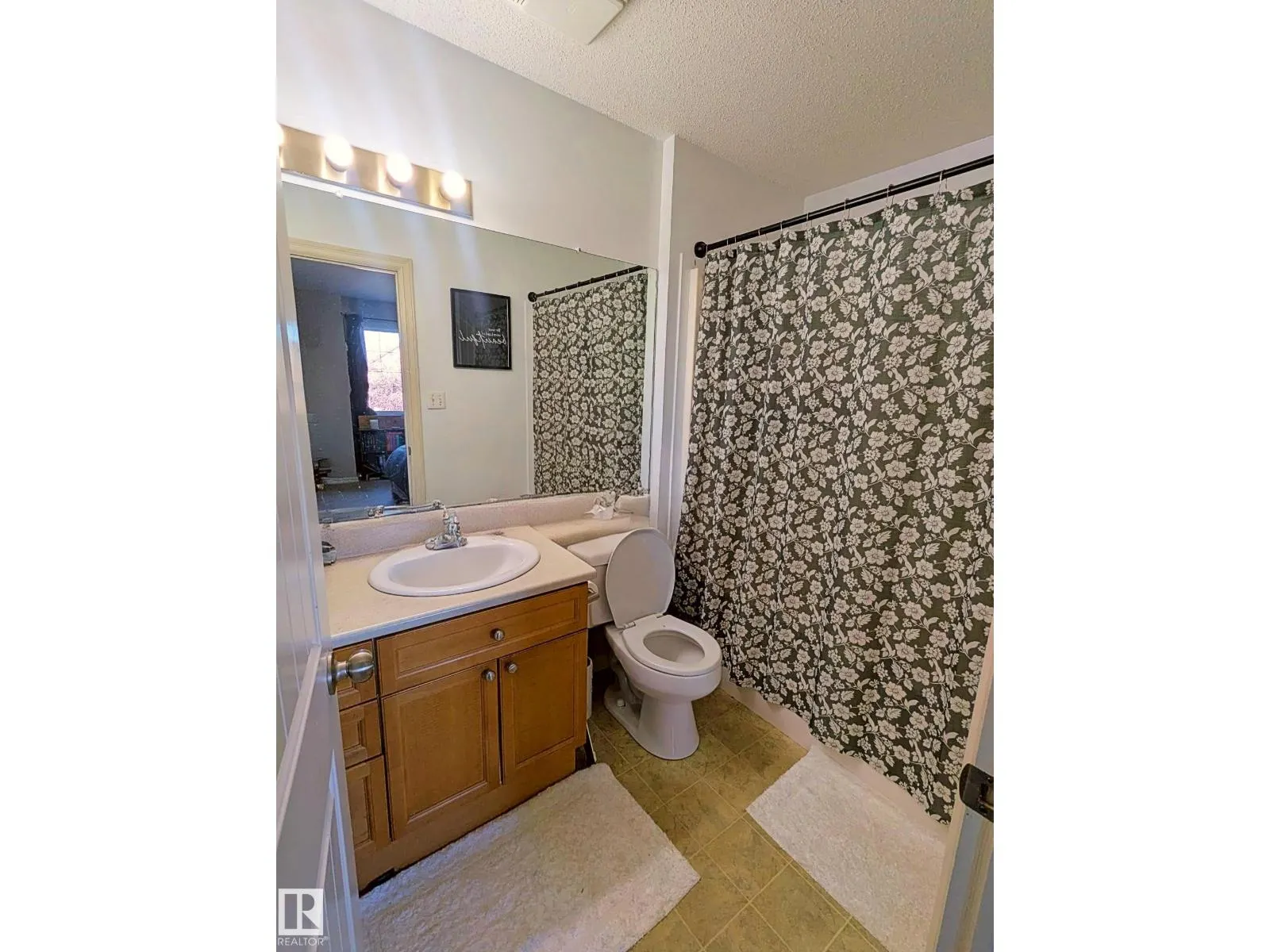 3927 160 AV NW