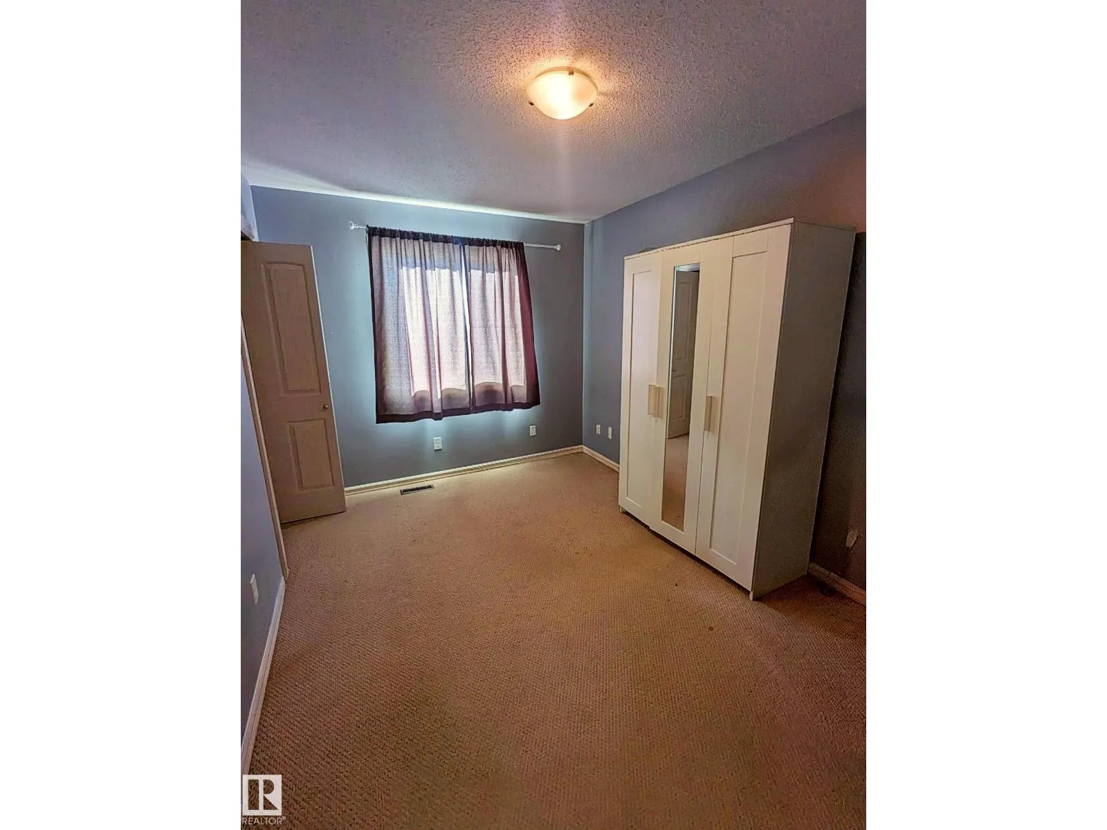 3927 160 AV NW