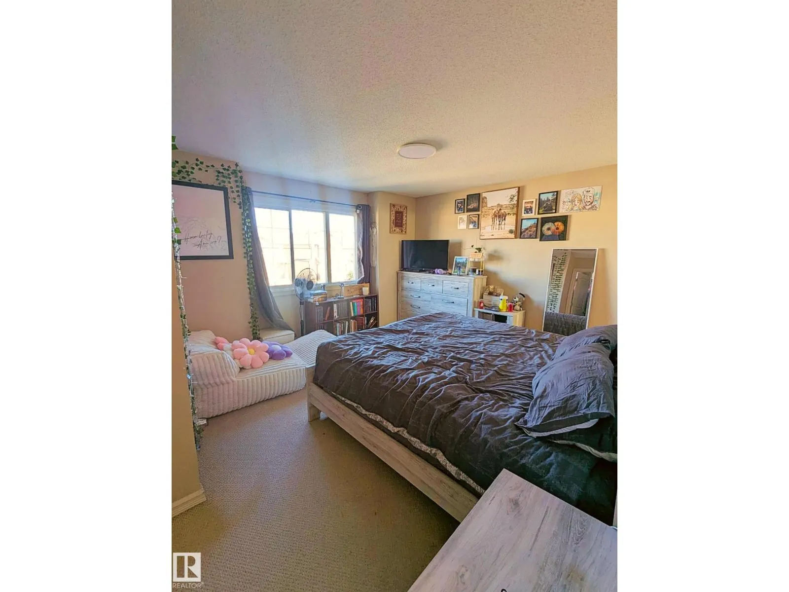 3927 160 AV NW