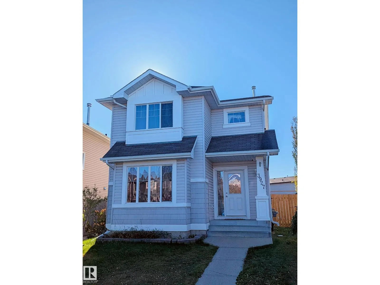 3927 160 AV NW