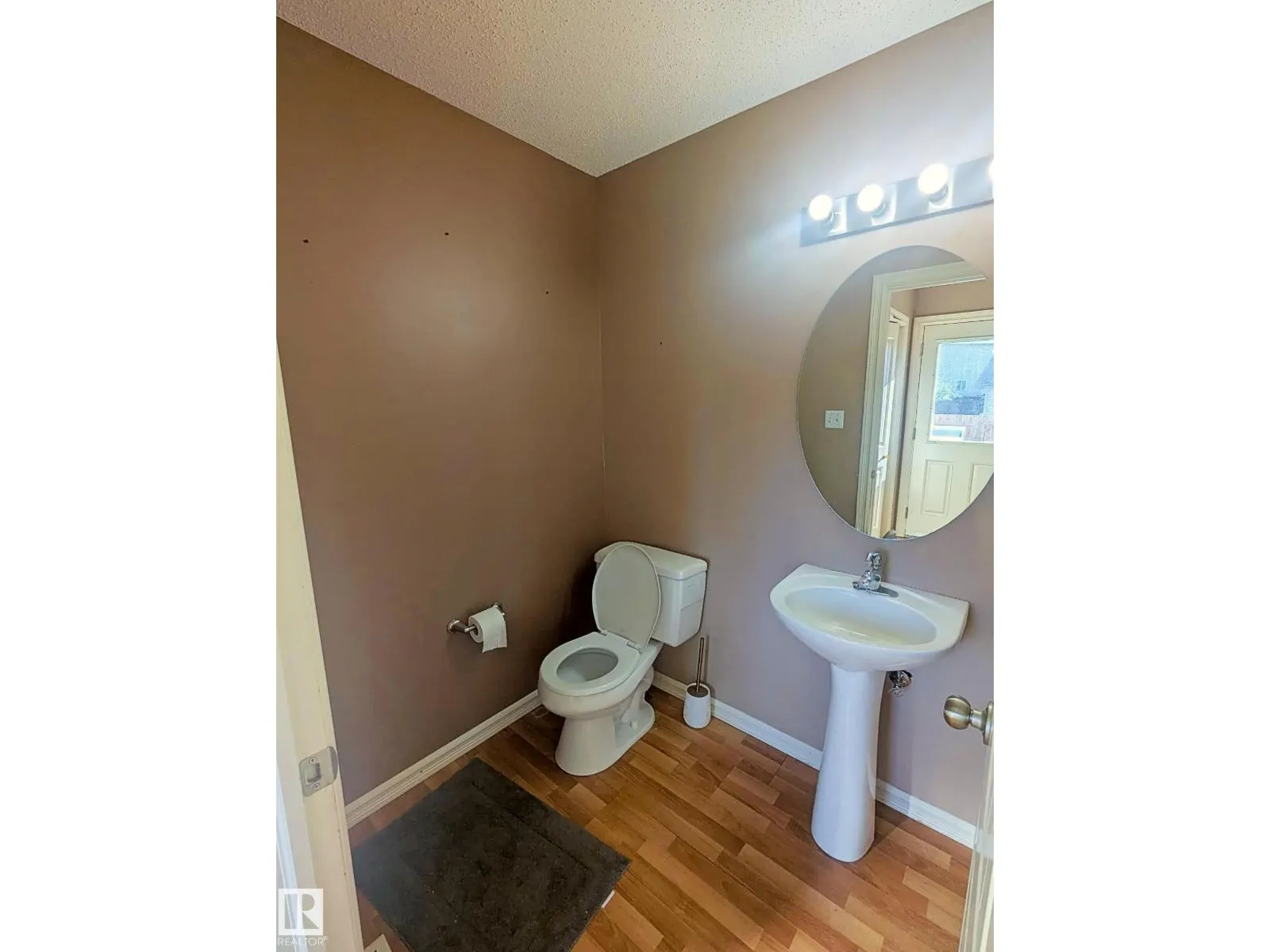 3927 160 AV NW
