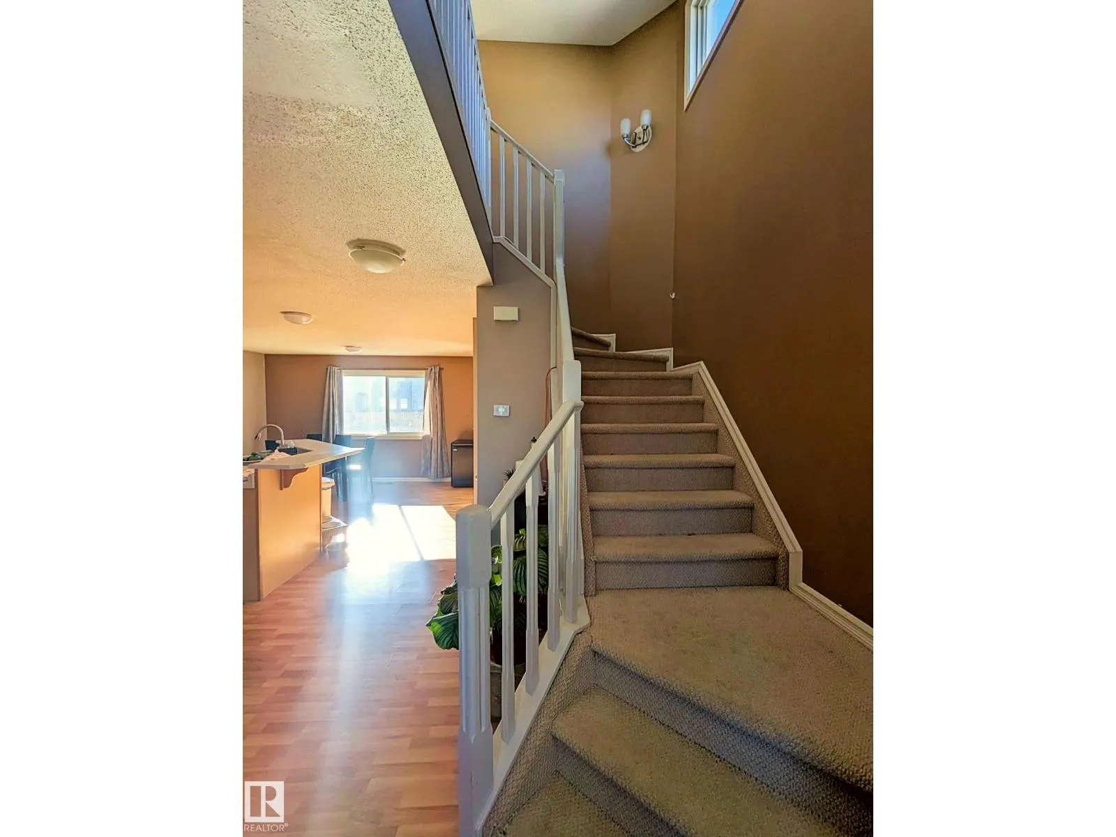 3927 160 AV NW