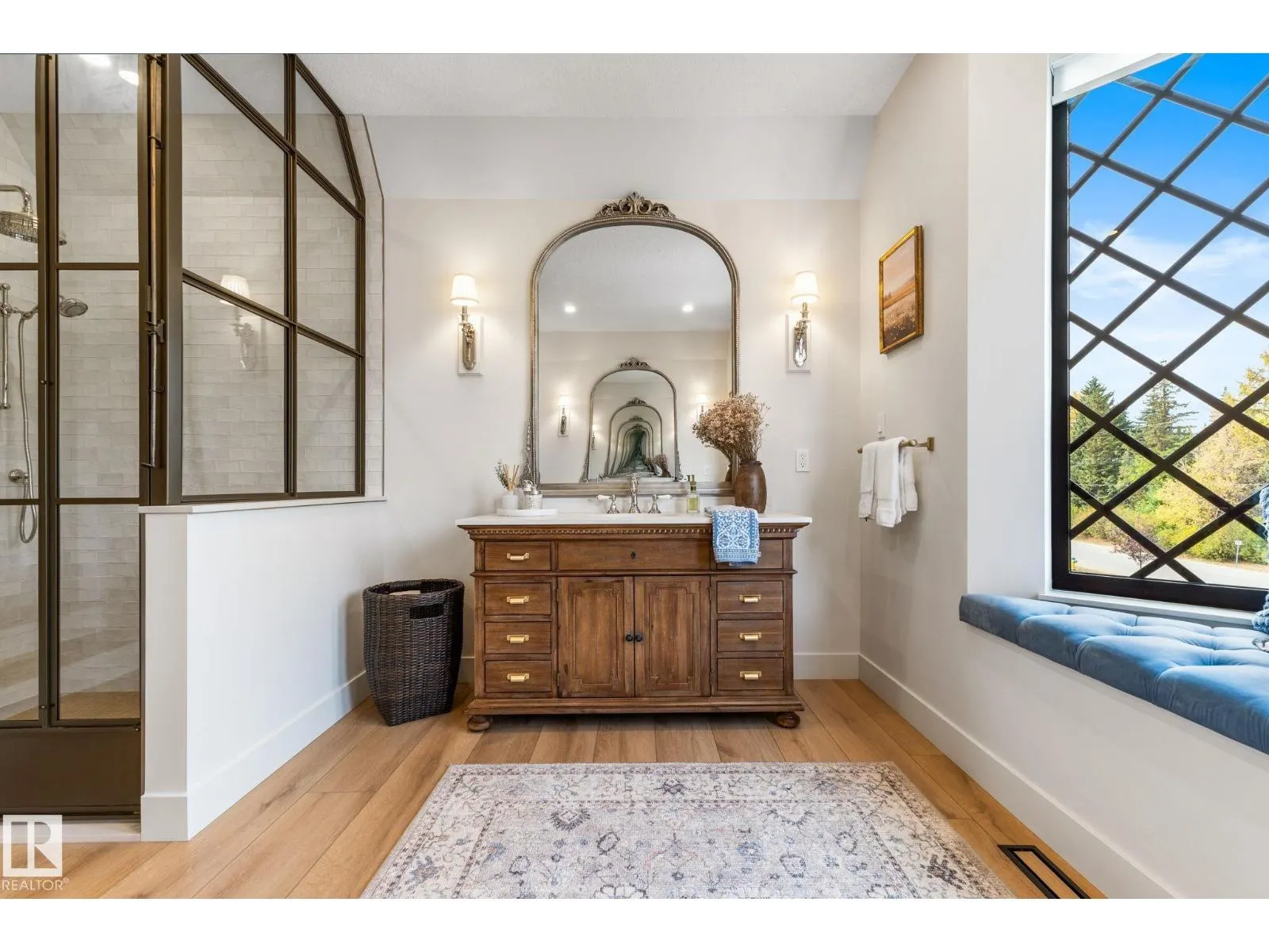 183 WINDERMERE DR NW