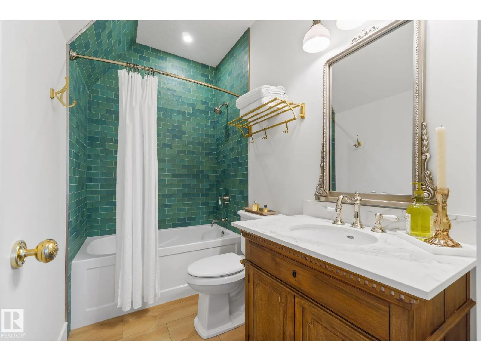 183 WINDERMERE DR NW