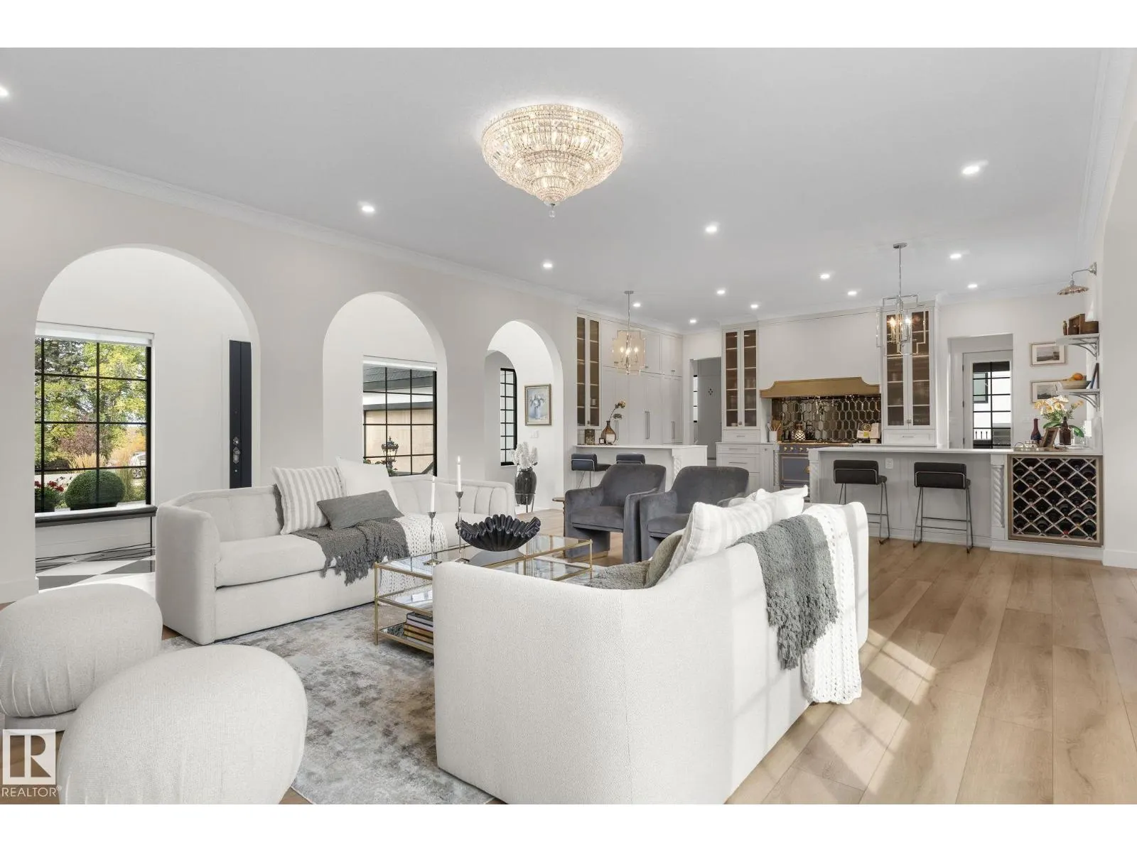 183 WINDERMERE DR NW