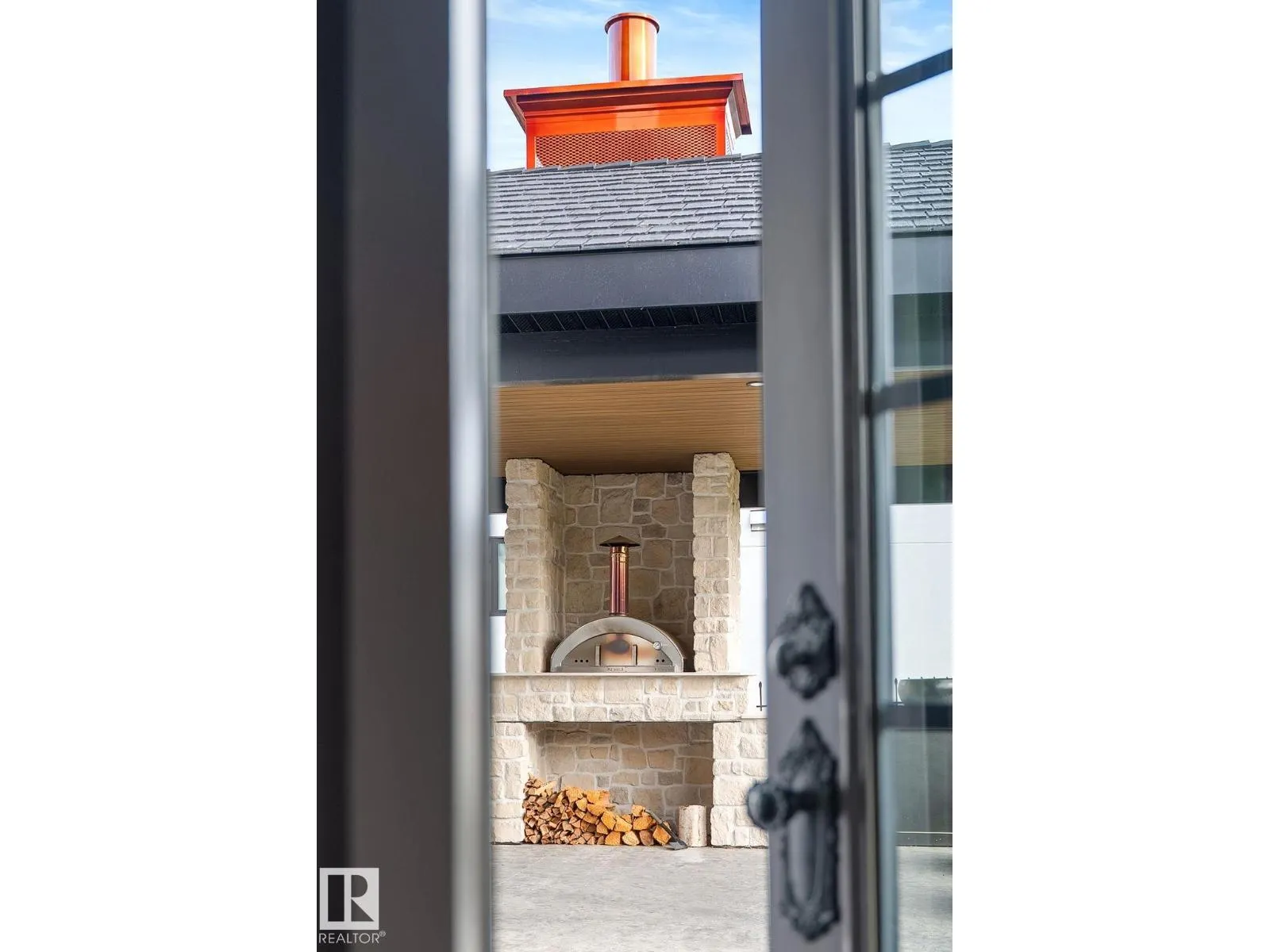 183 WINDERMERE DR NW