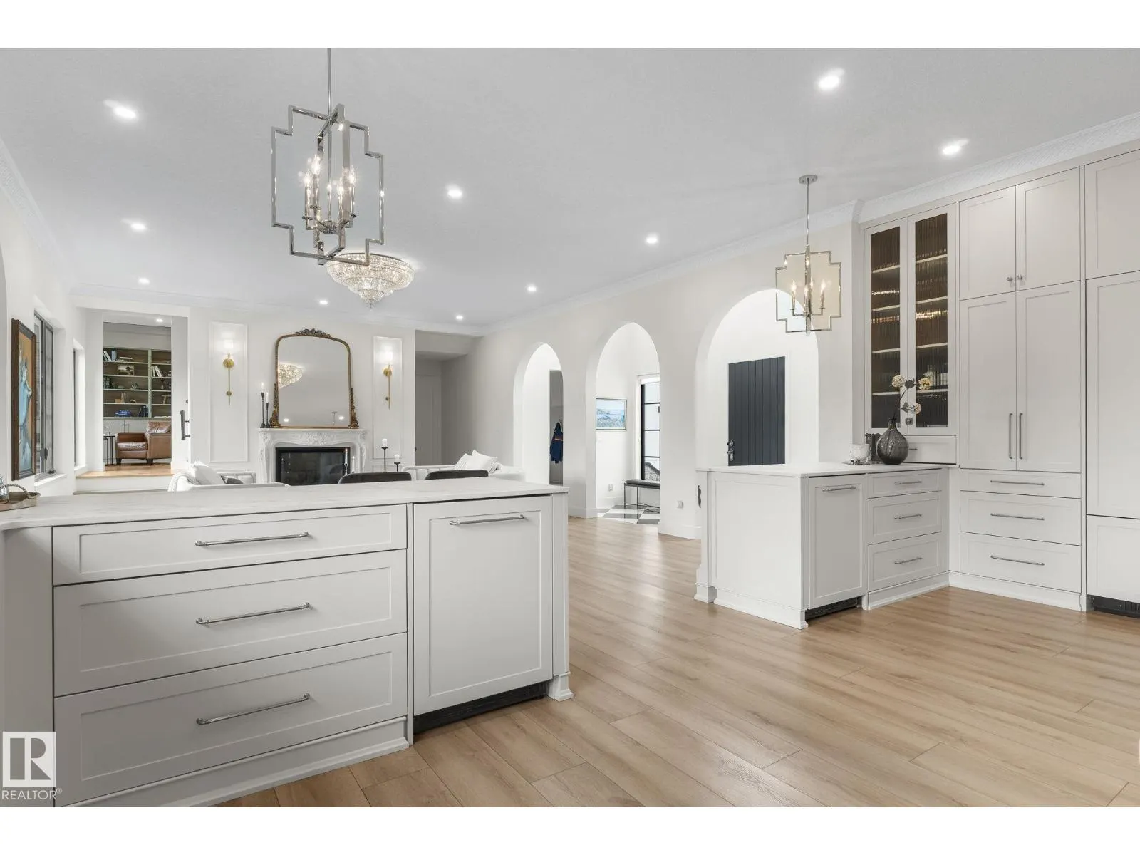 183 WINDERMERE DR NW