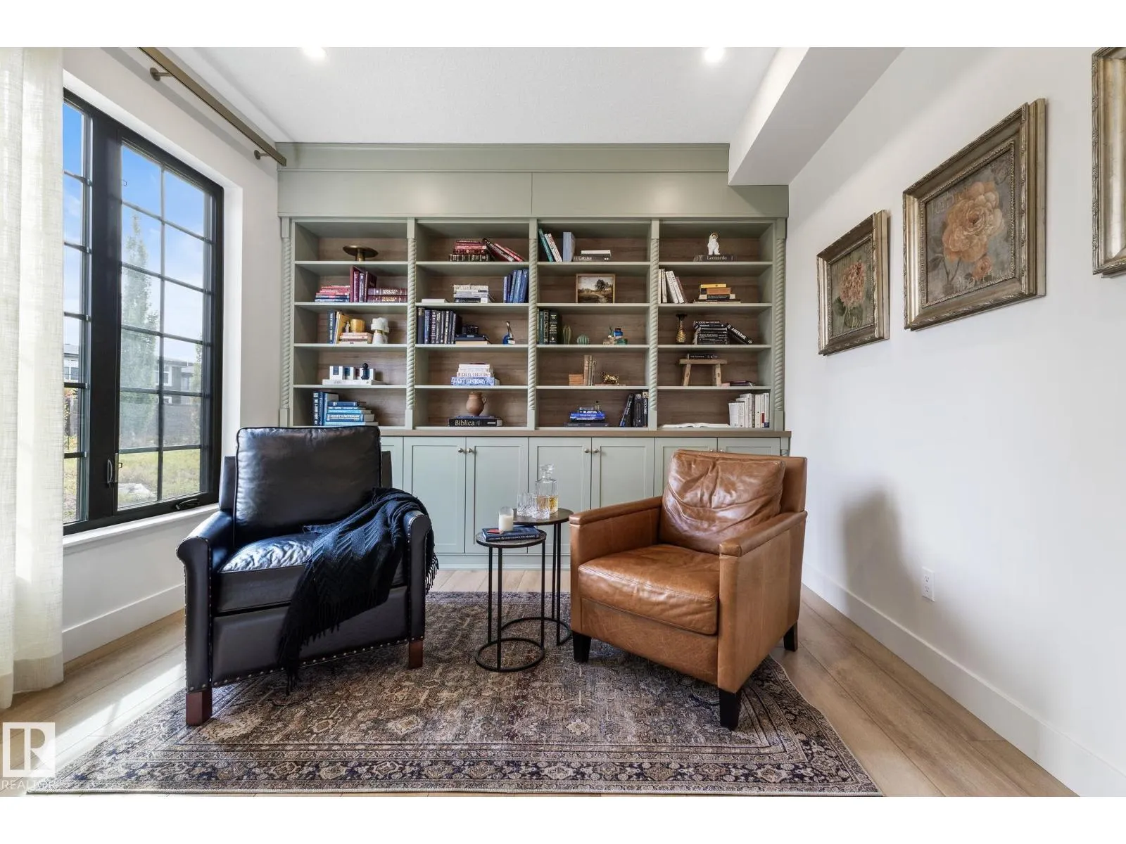 183 WINDERMERE DR NW