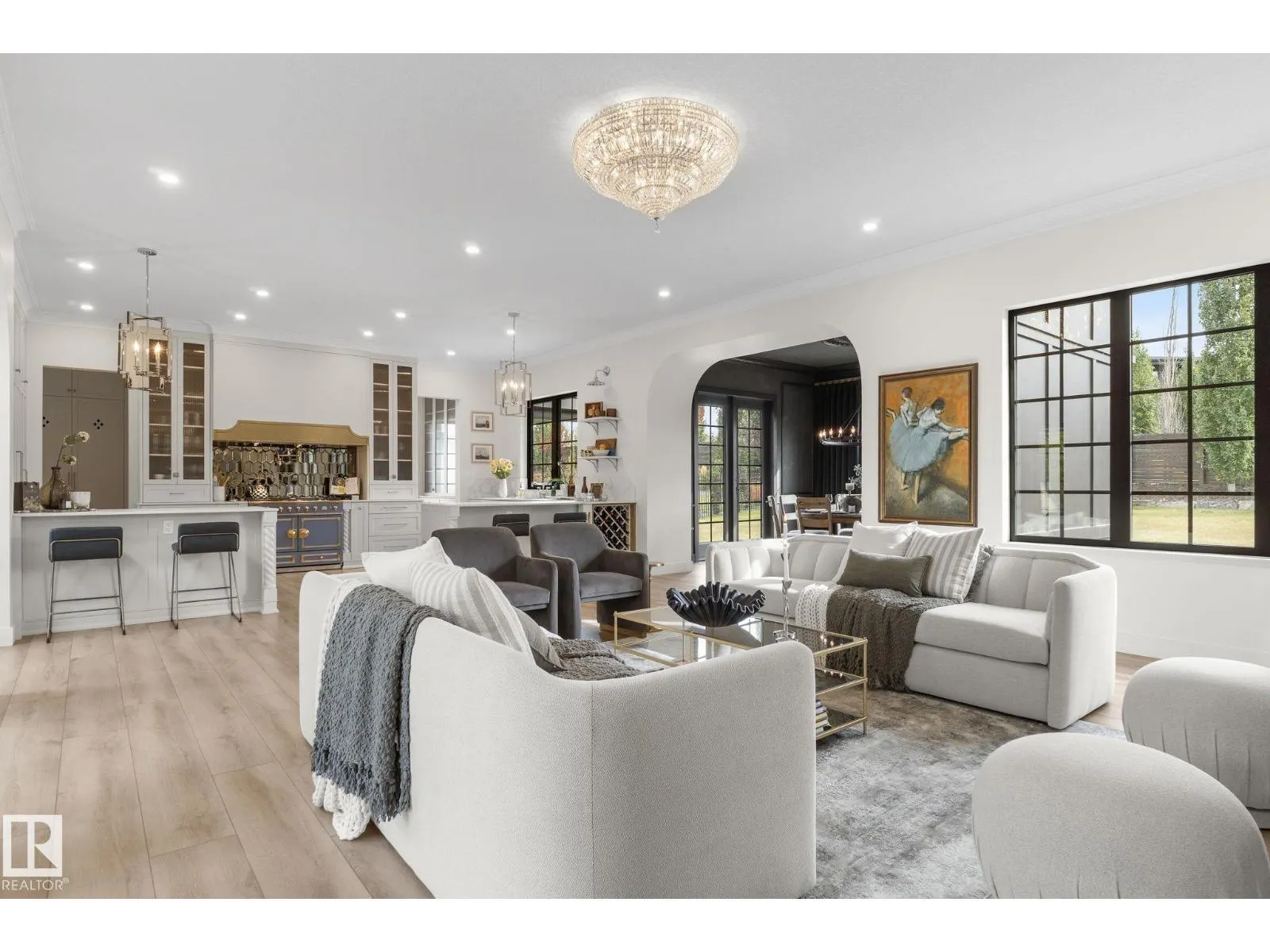 183 WINDERMERE DR NW