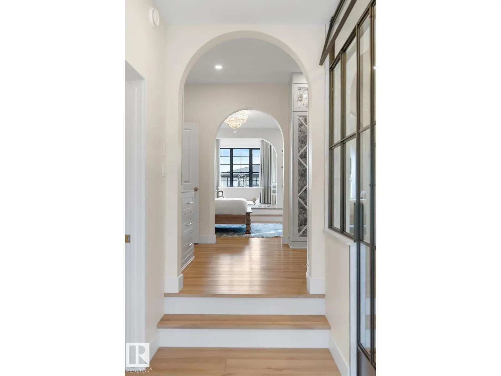 183 WINDERMERE DR NW