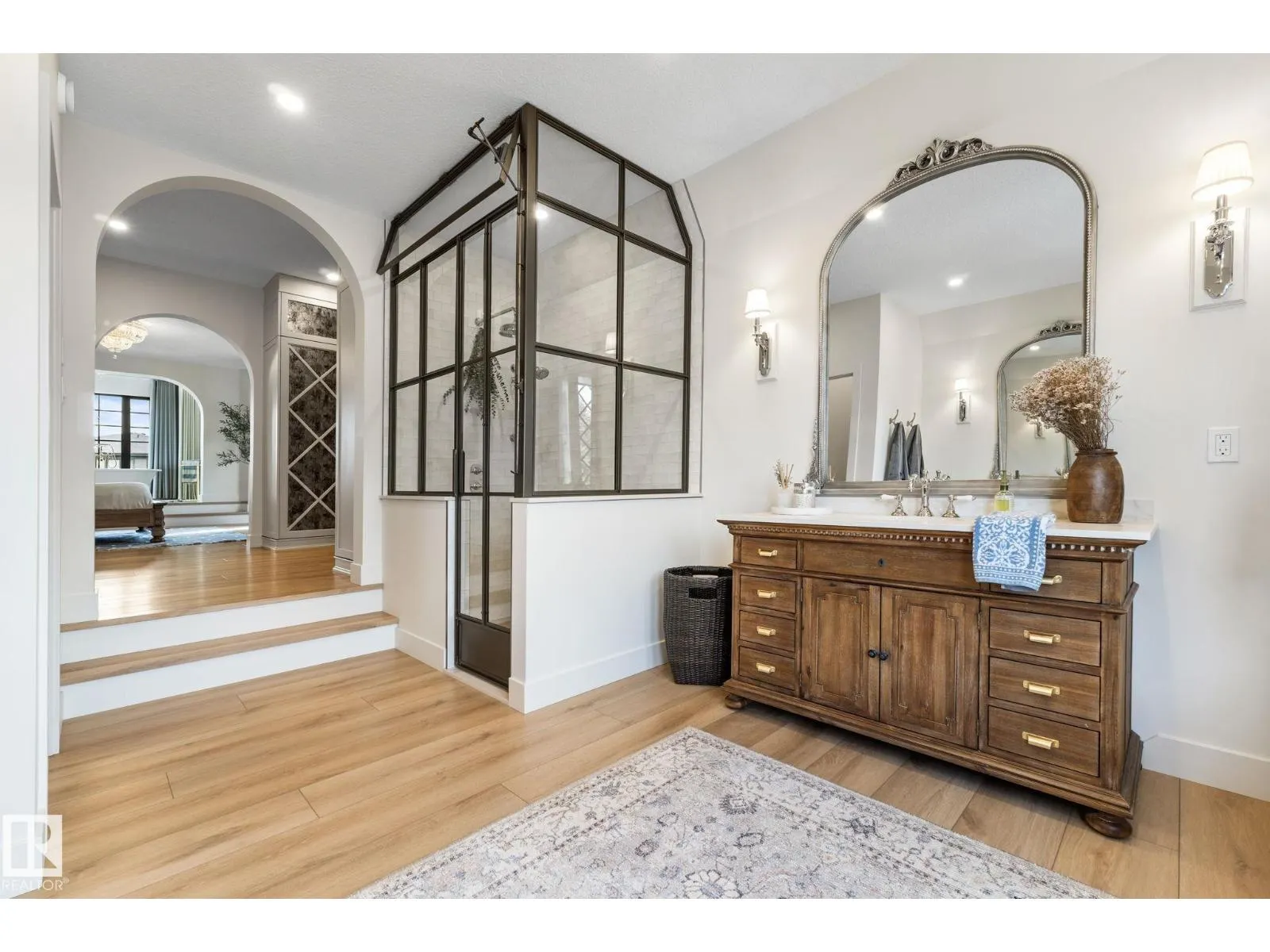 183 WINDERMERE DR NW