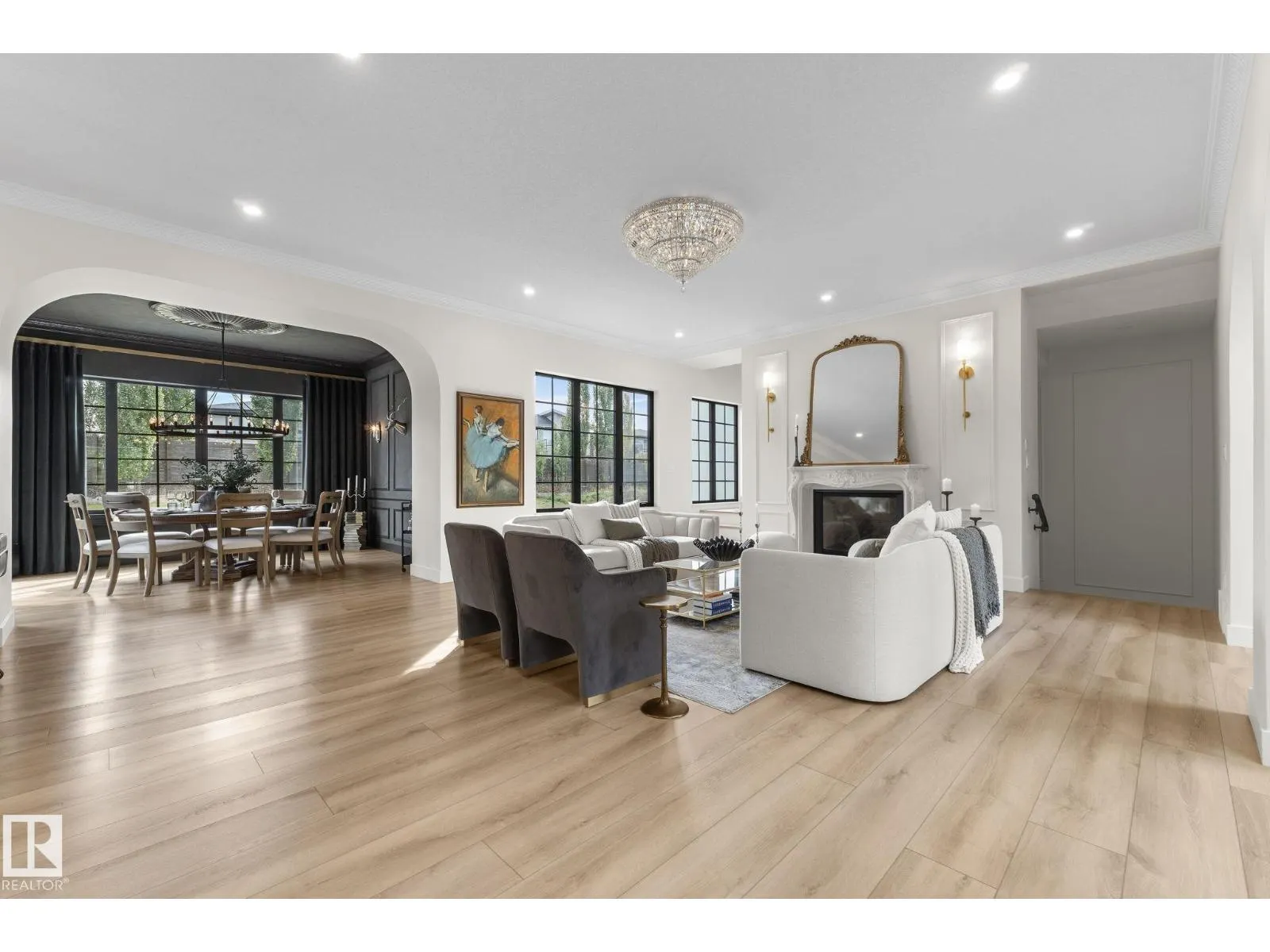 183 WINDERMERE DR NW