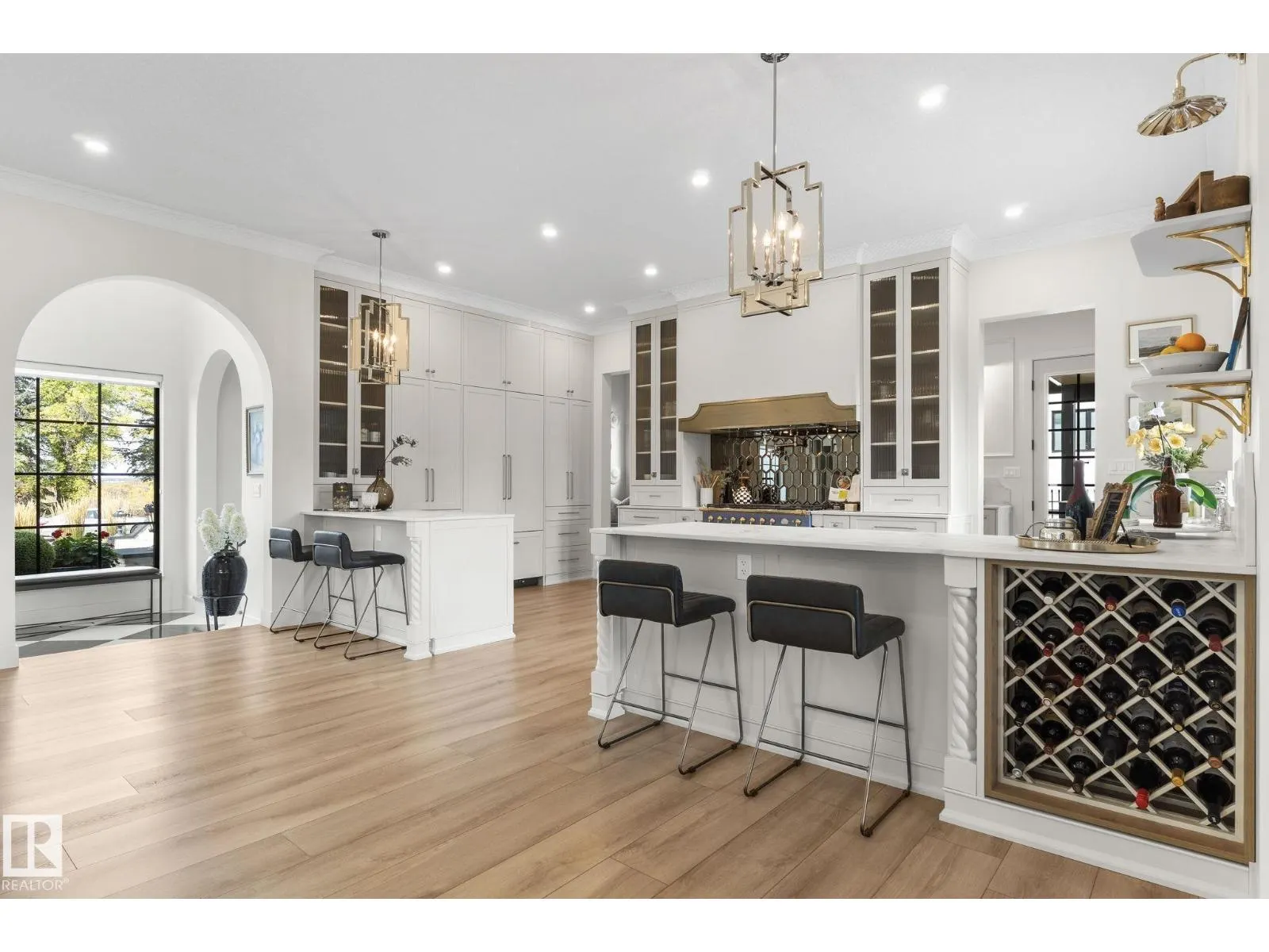 183 WINDERMERE DR NW