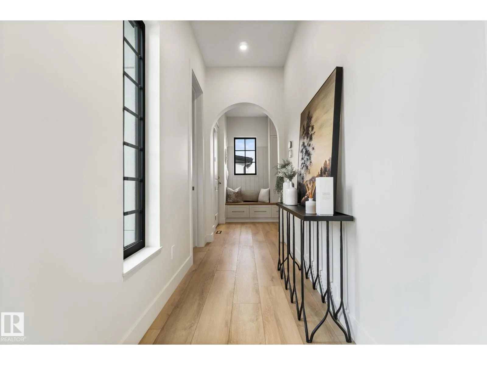 183 WINDERMERE DR NW