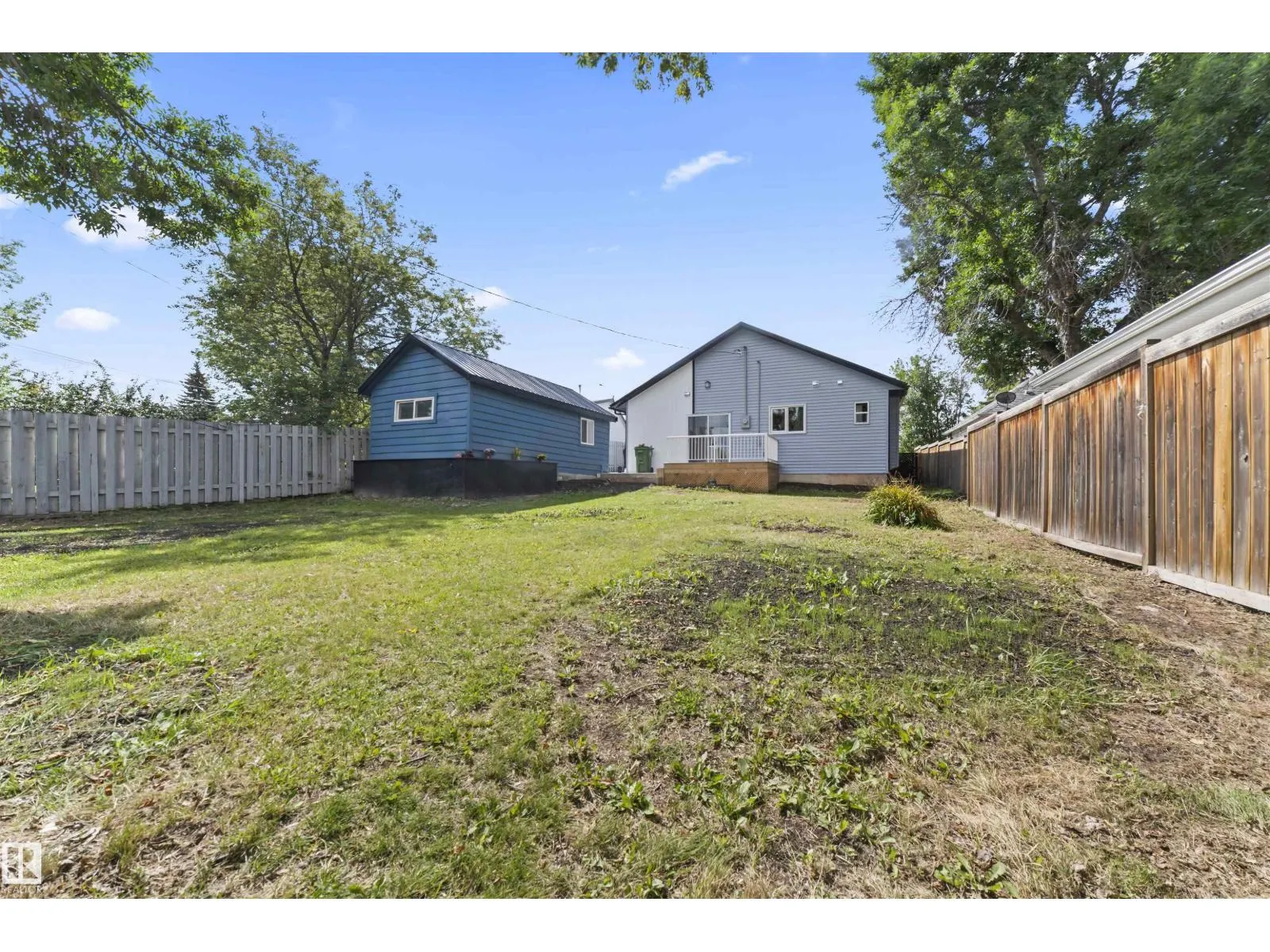 5032 55 AVE