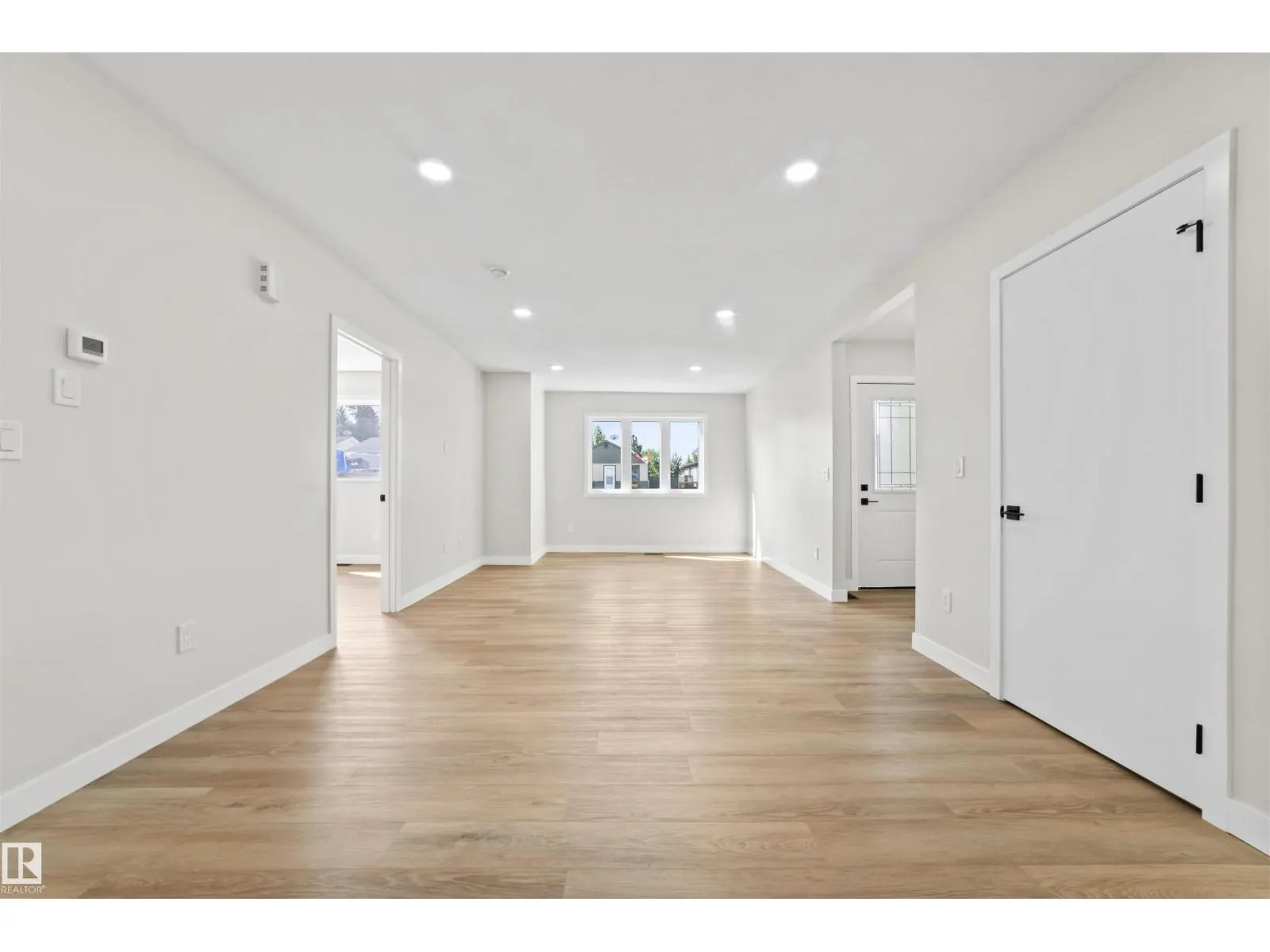 5032 55 AVE