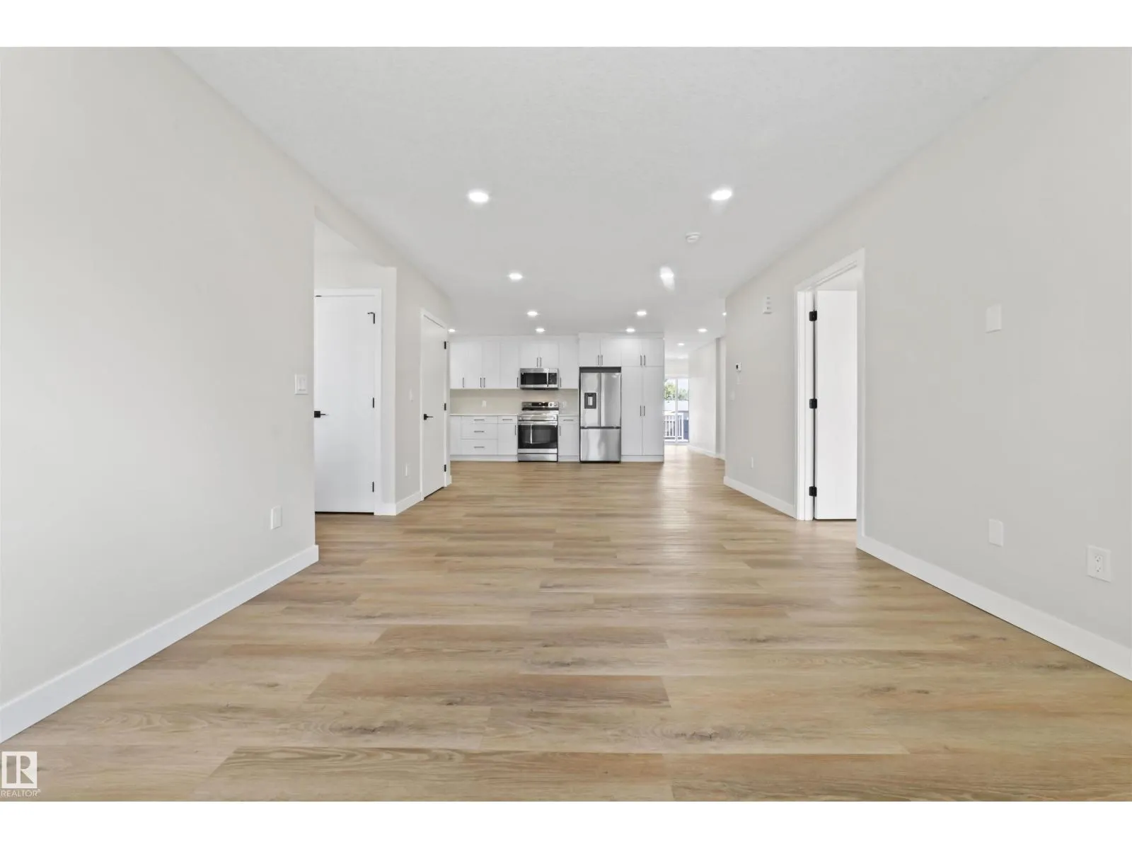 5032 55 AVE