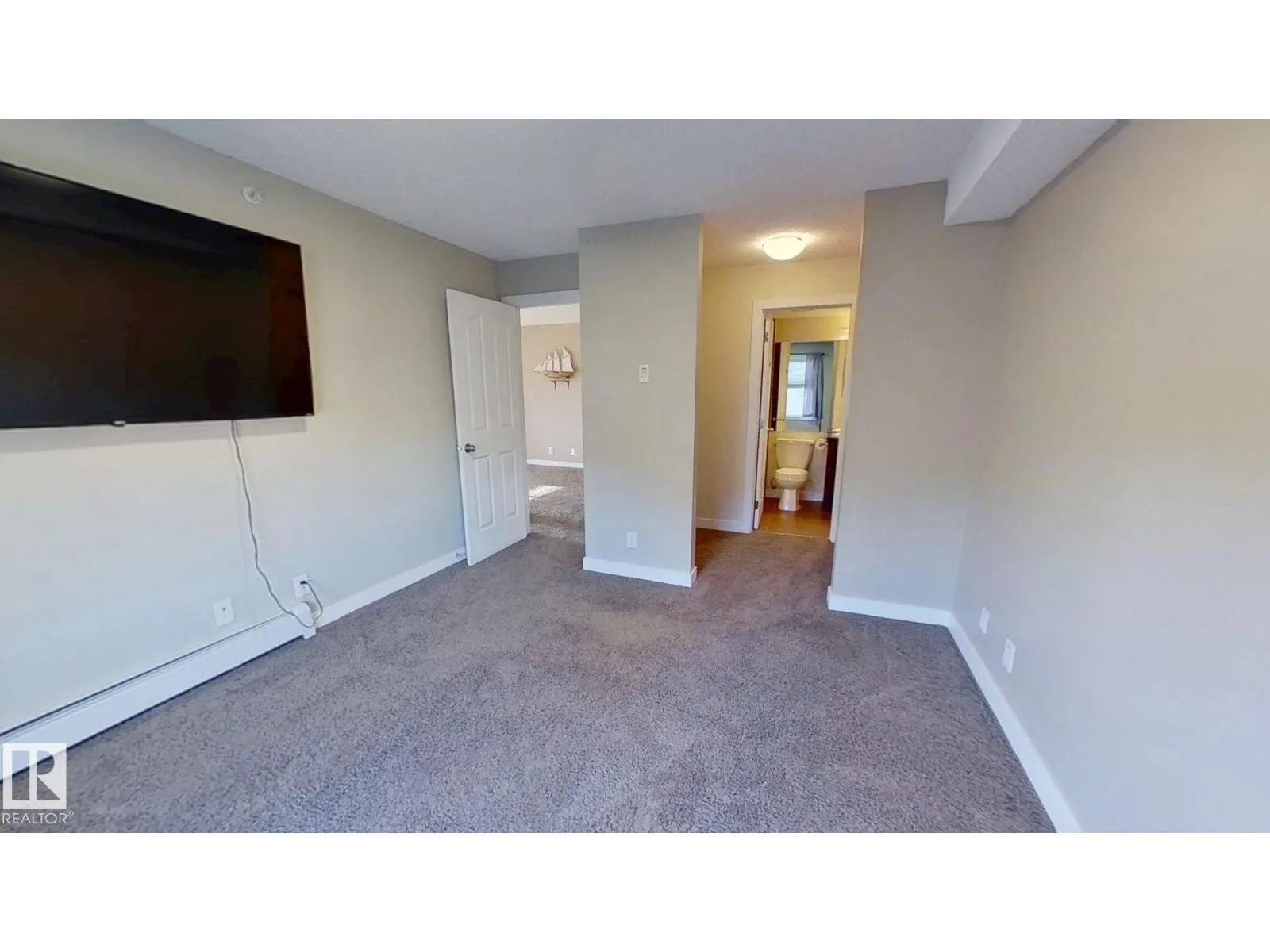#402 11804 22 AV SW
