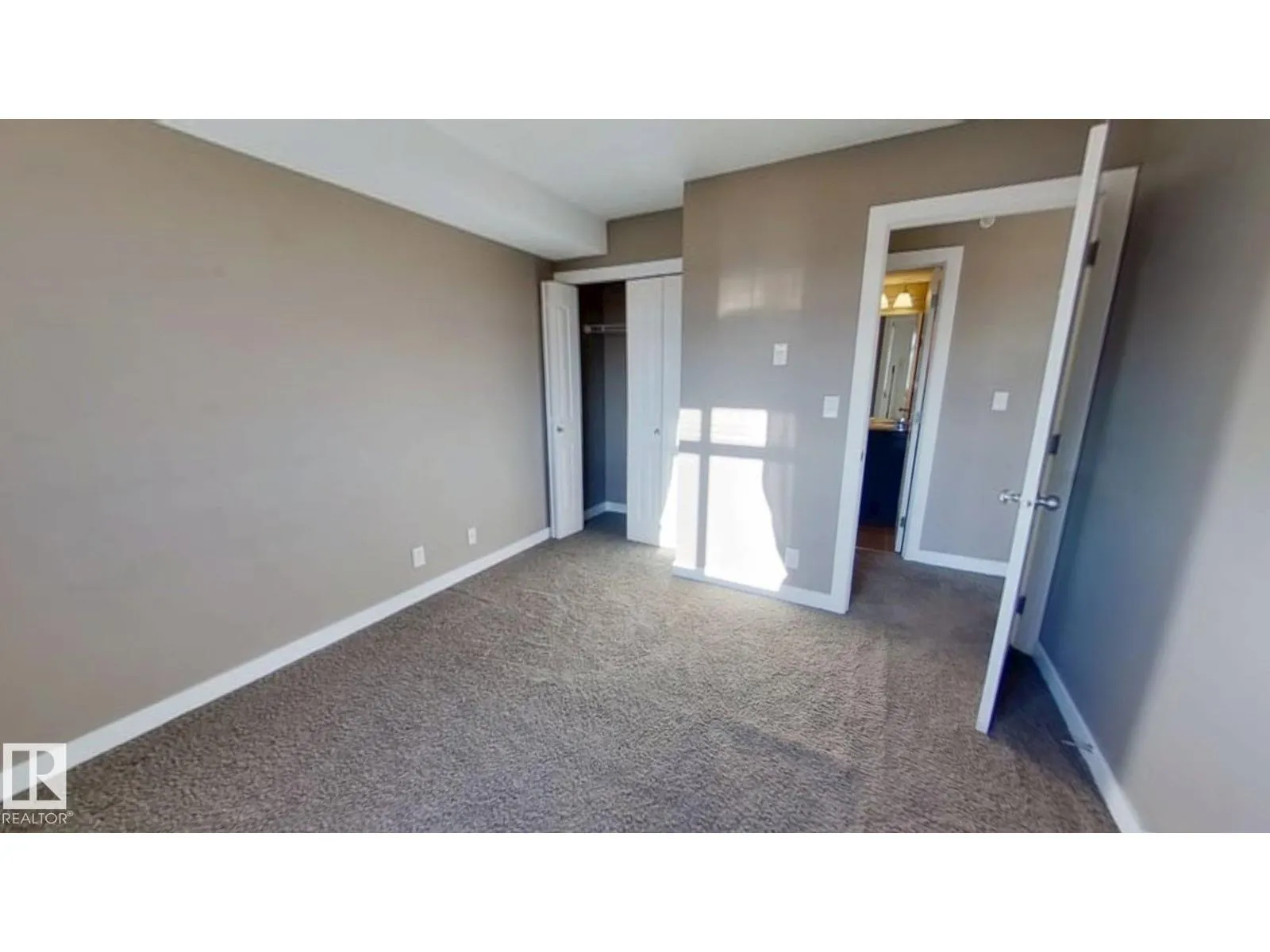 #402 11804 22 AV SW