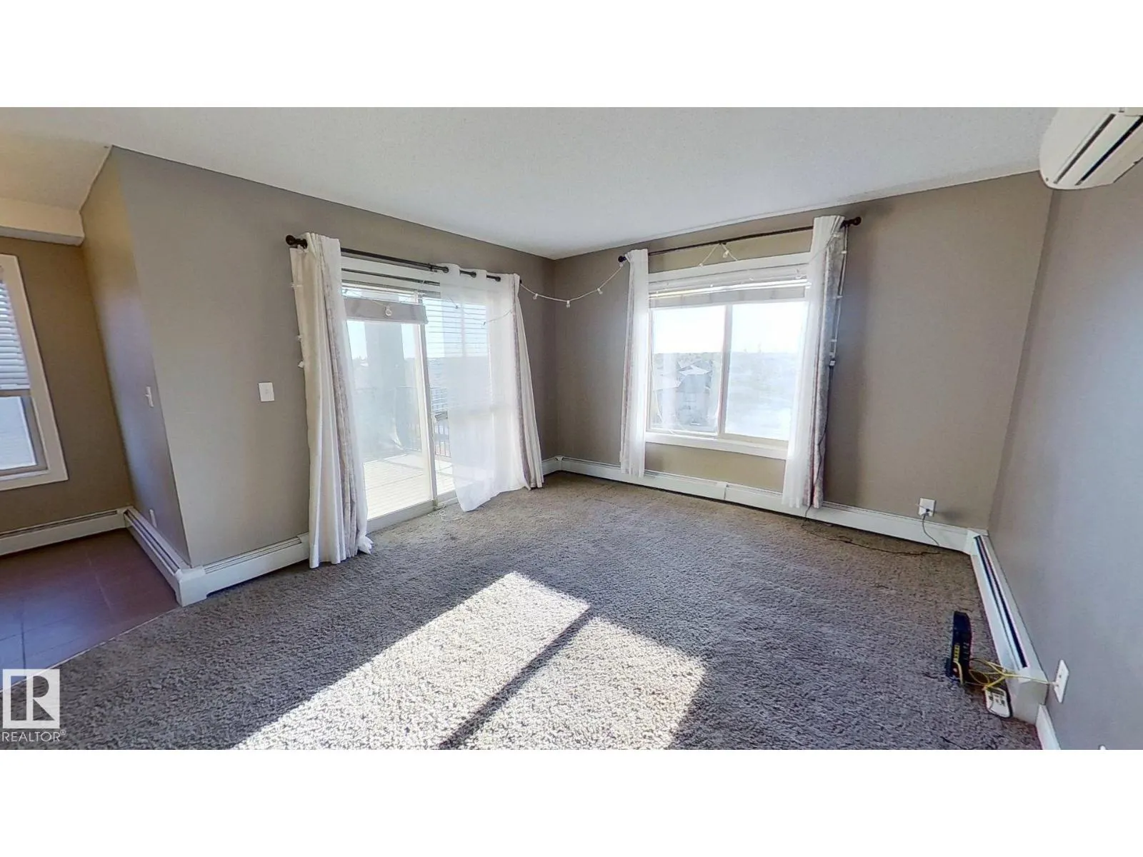 #402 11804 22 AV SW