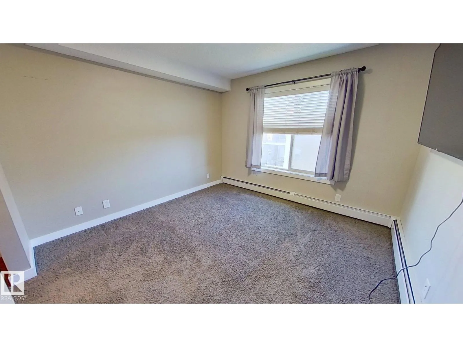 #402 11804 22 AV SW