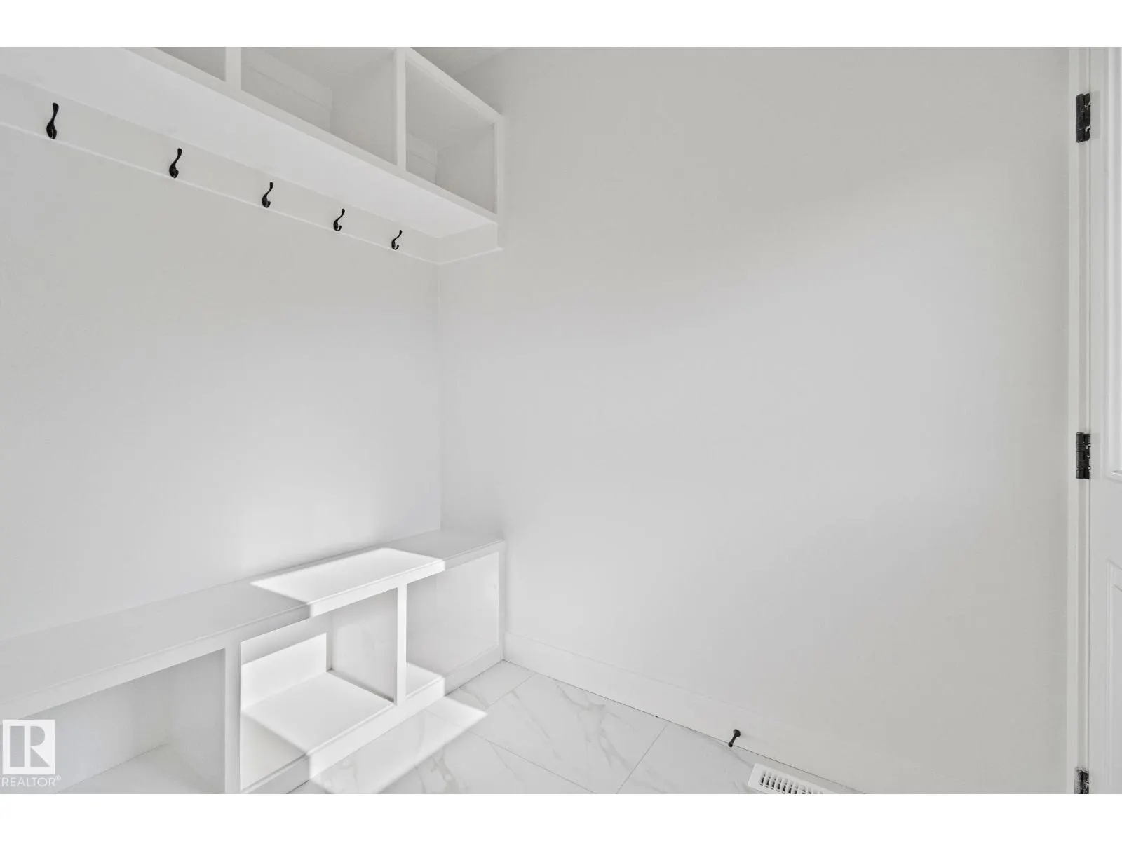 11140 126 ST E NW