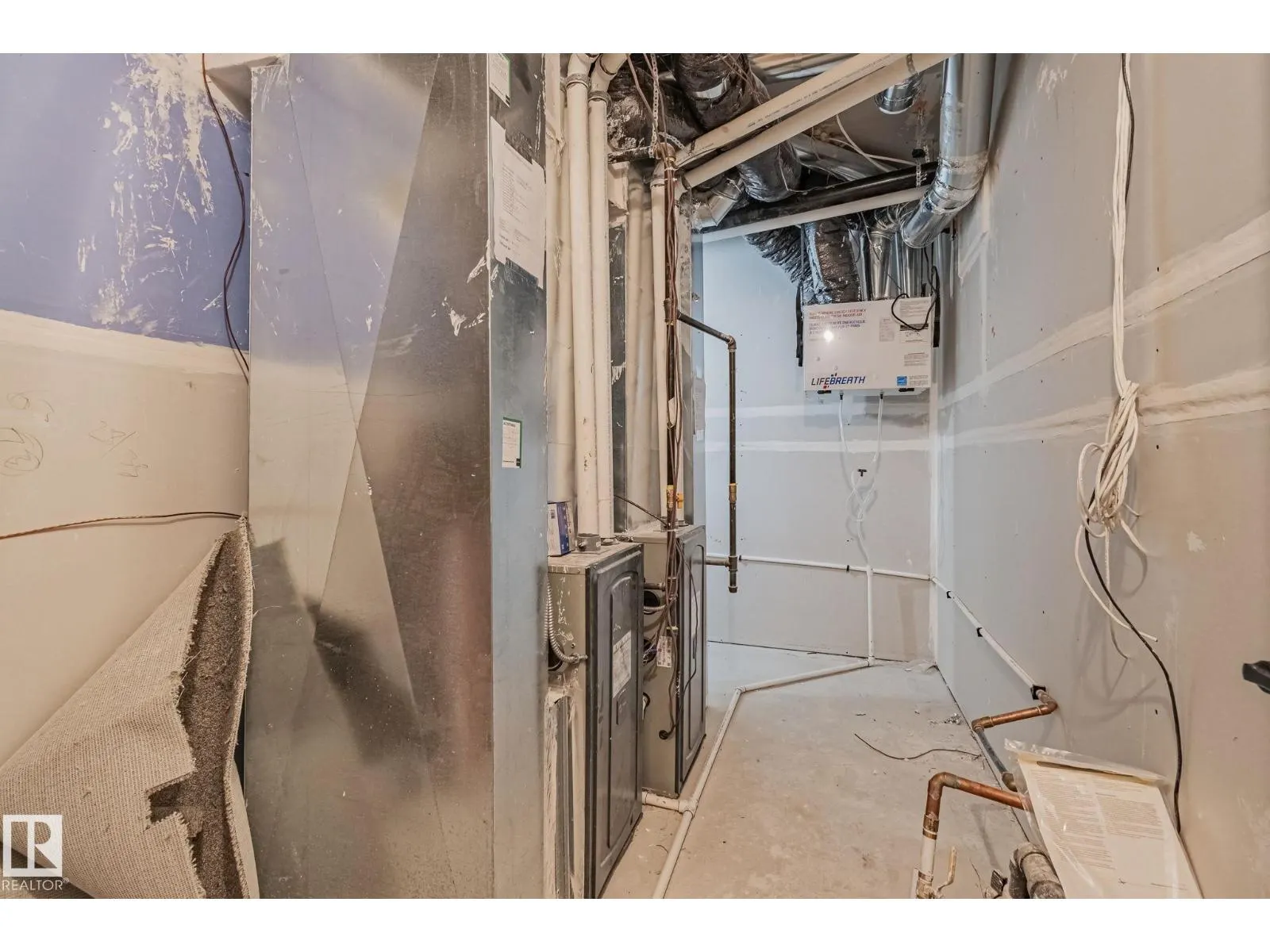 11140 126 ST E NW