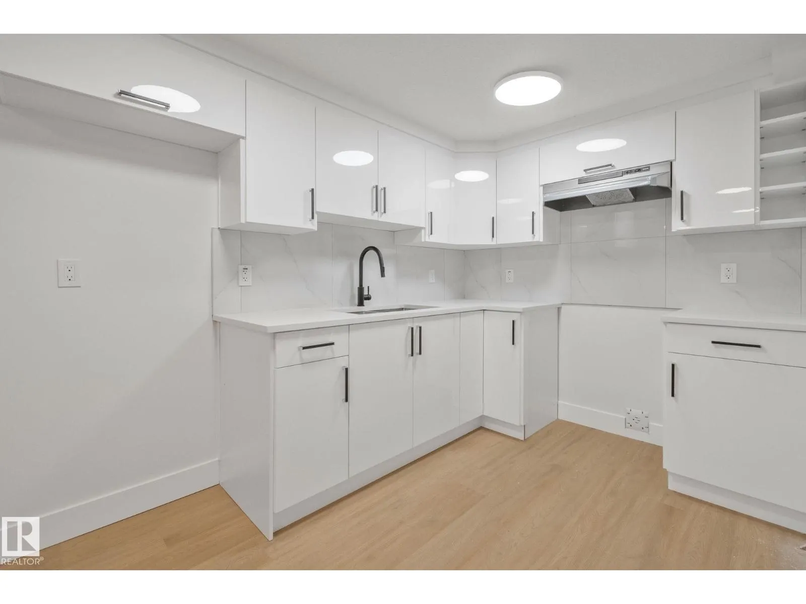 11140 126 ST E NW
