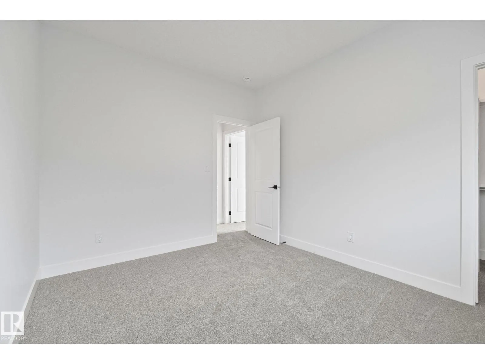 11140 126 ST E NW