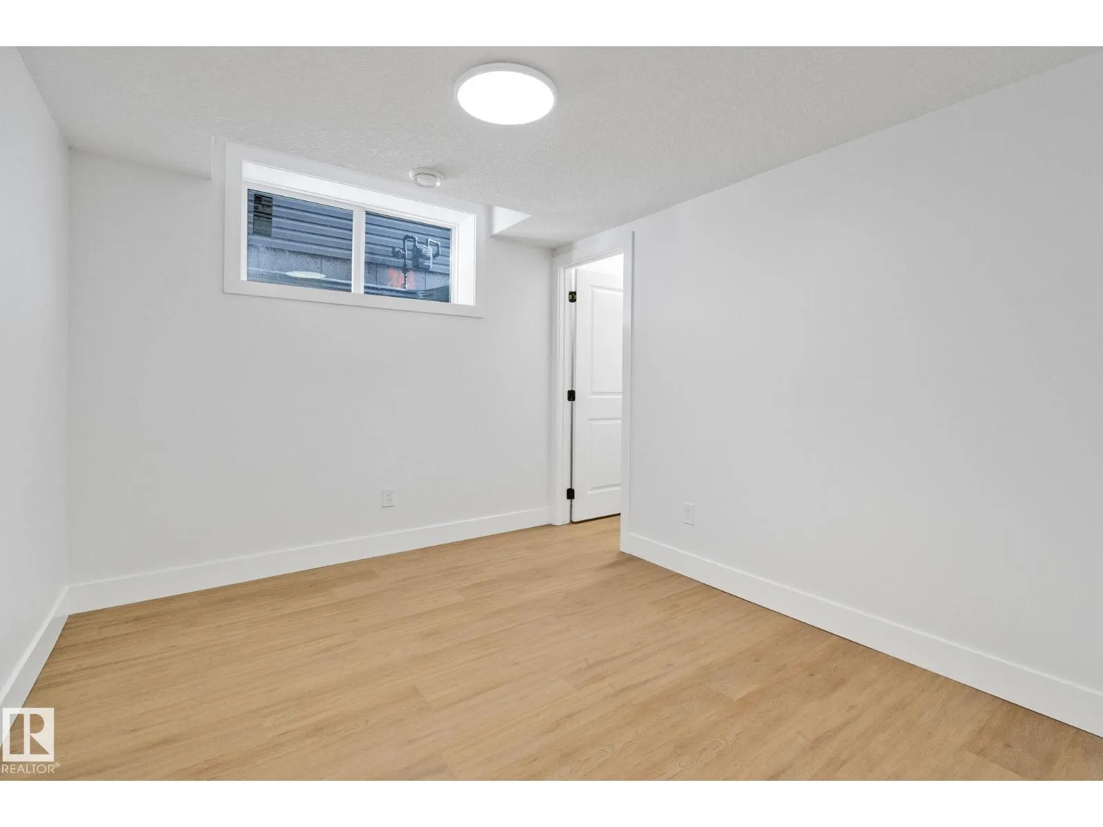 11140 126 ST E NW