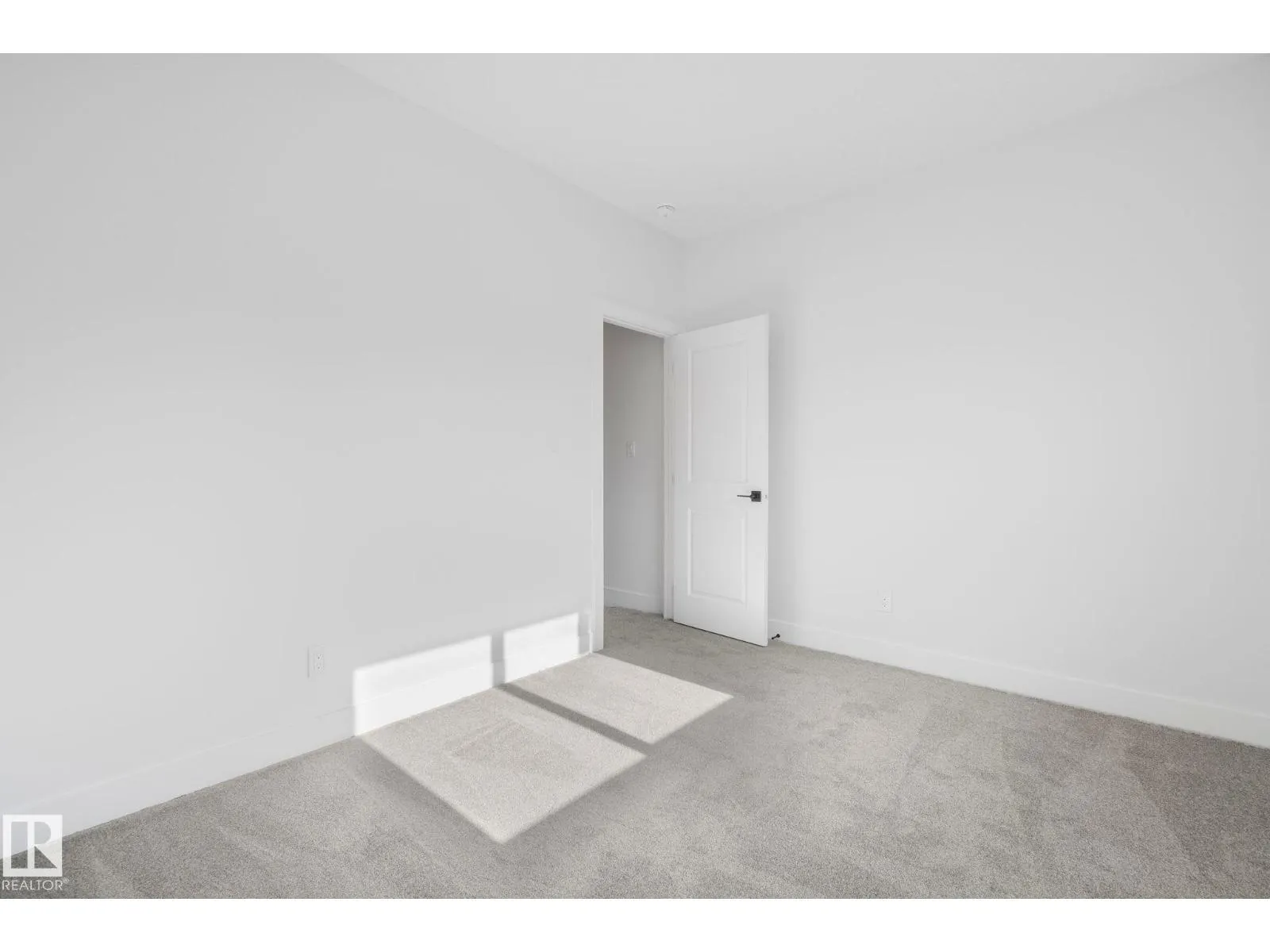 11140 126 ST E NW