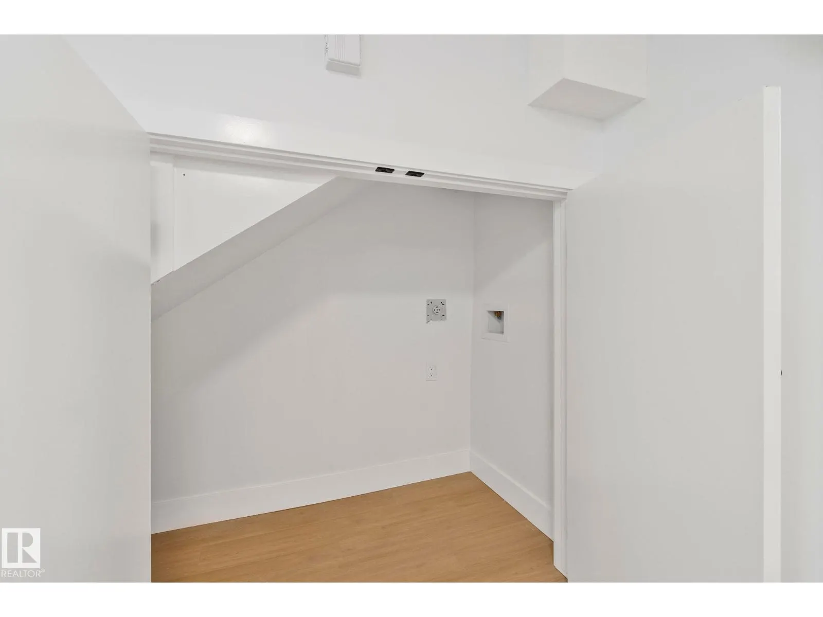 11140 126 ST E NW