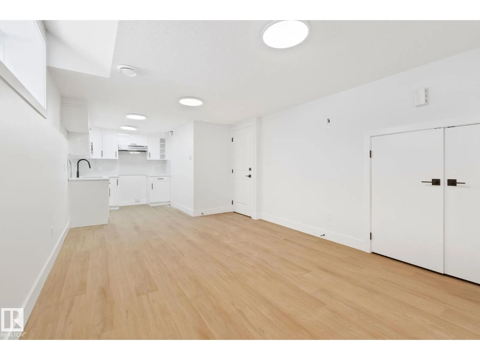 11140 126 ST E NW