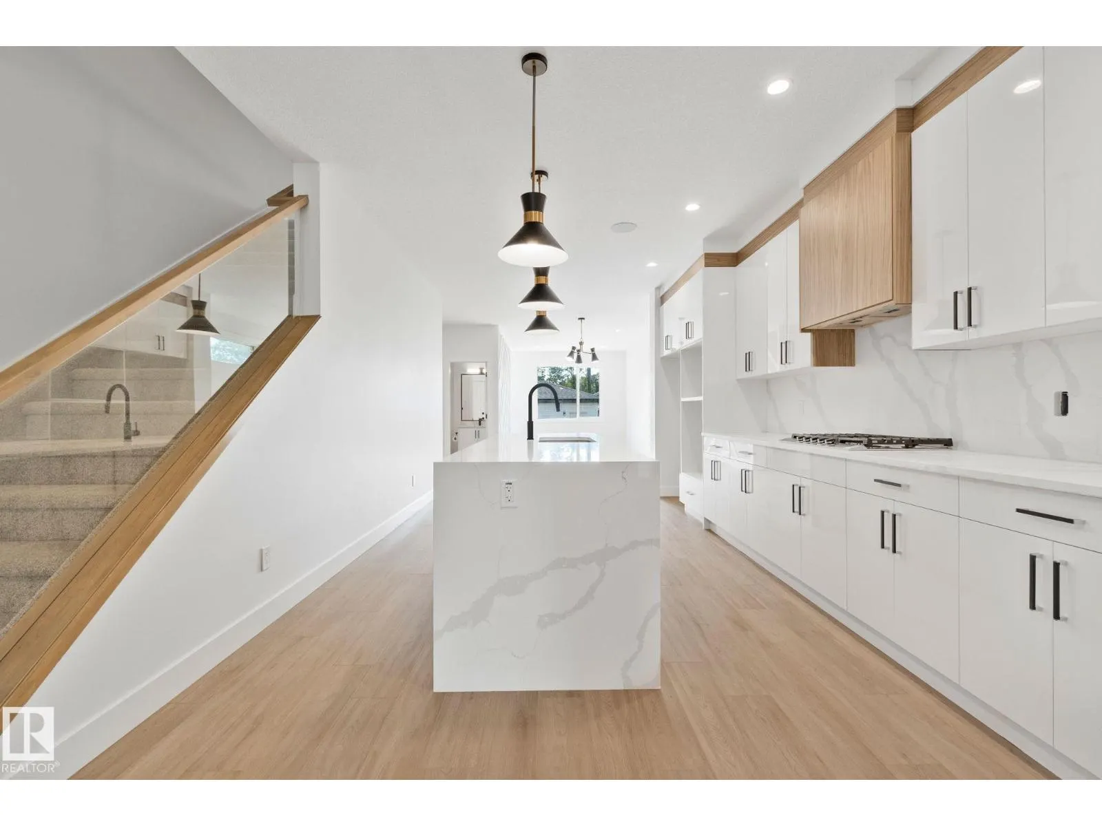 11140 126 ST E NW