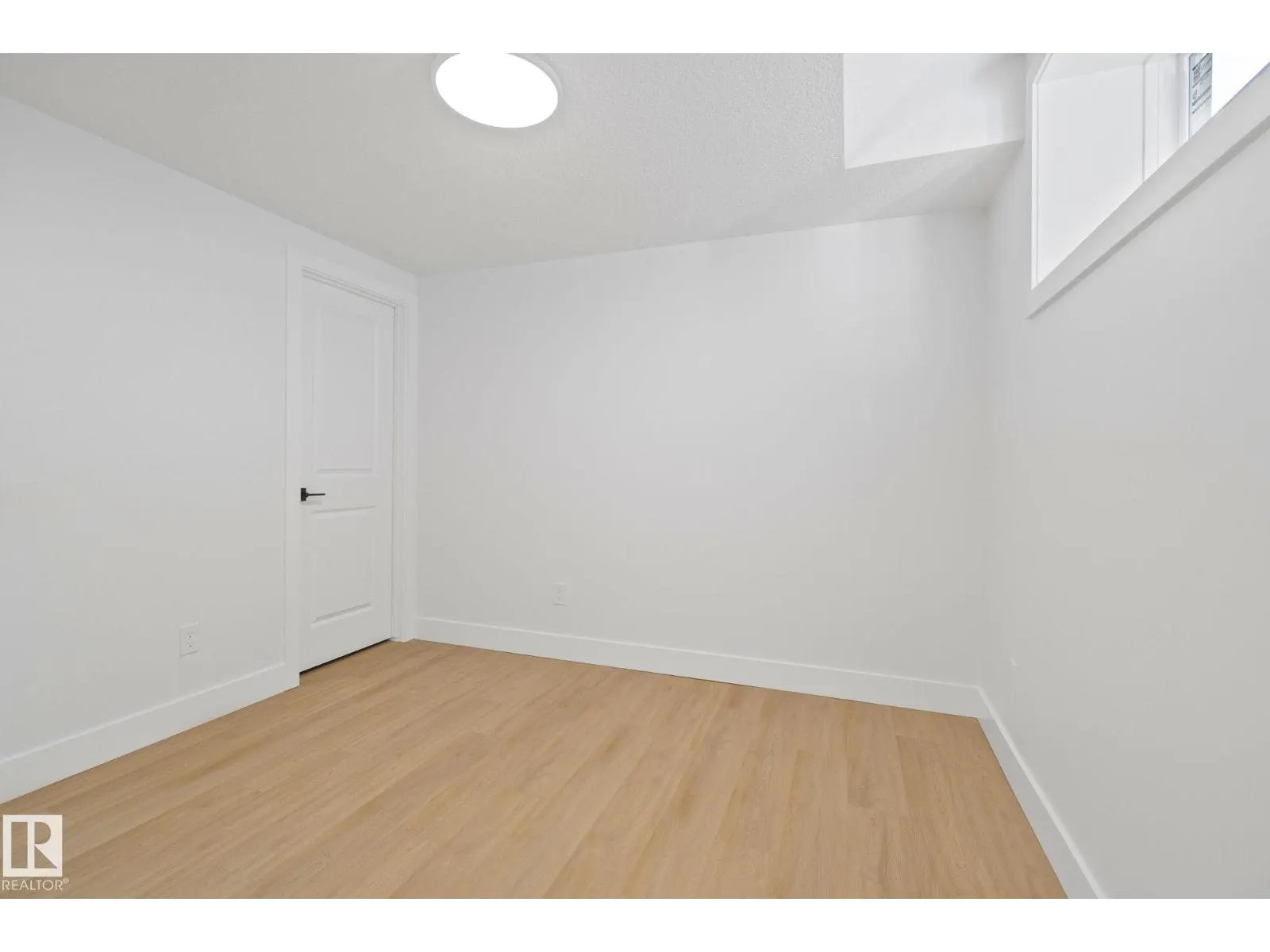 11140 126 ST E NW