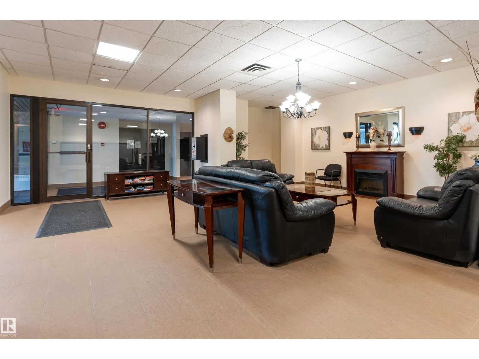 #1302 10149 SASKATCHEWAN DR NW