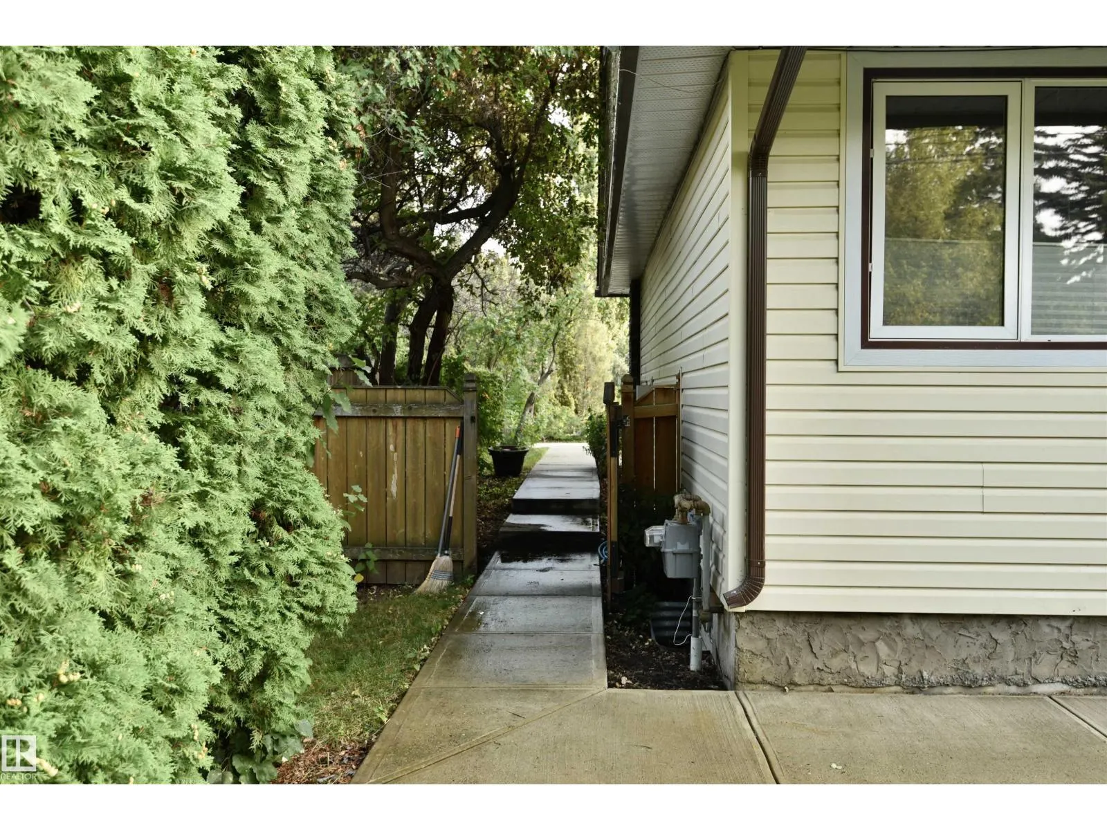 13910 101A AV NW