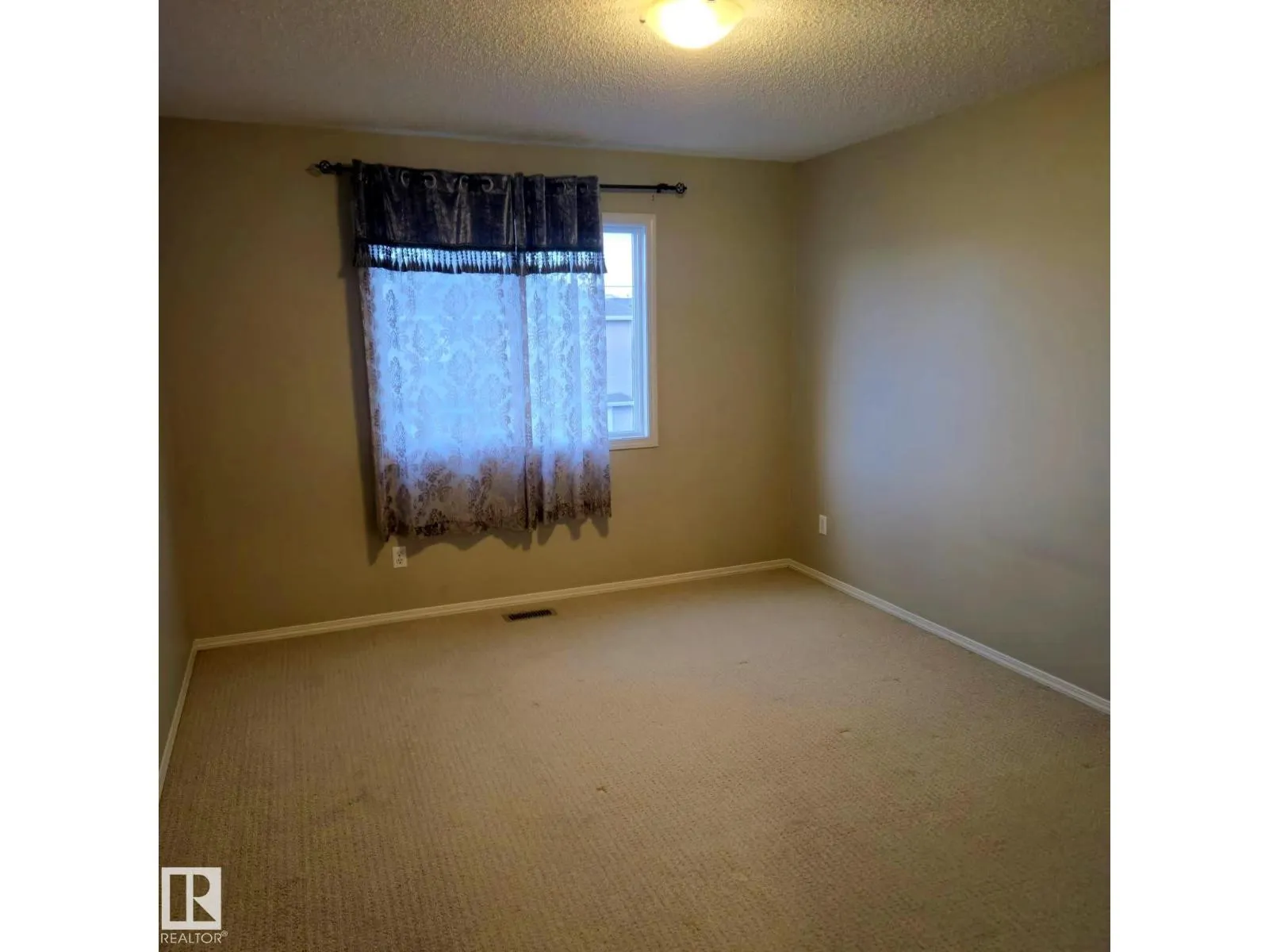 #20 120 MAGRATH RD NW