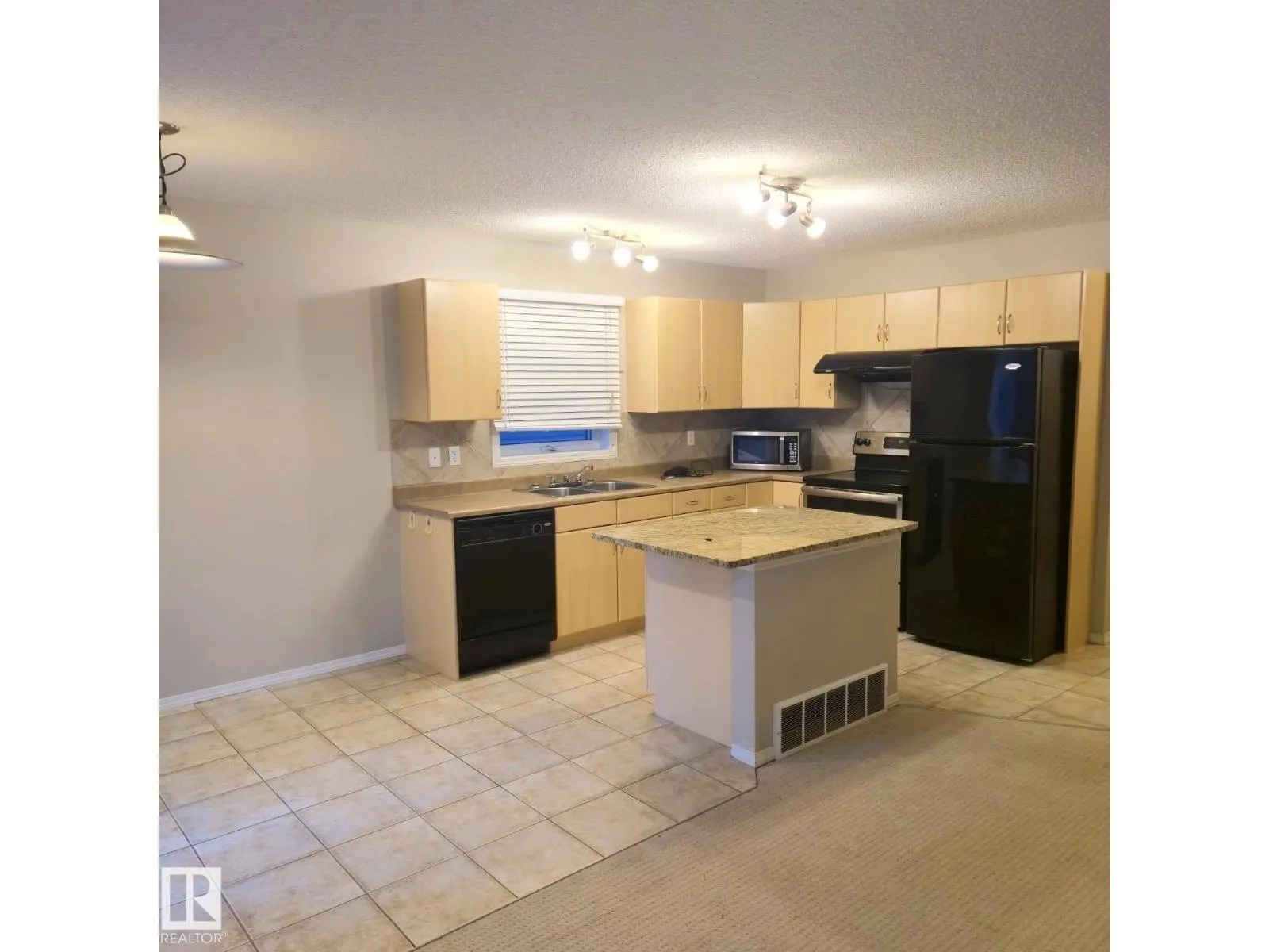 #20 120 MAGRATH RD NW