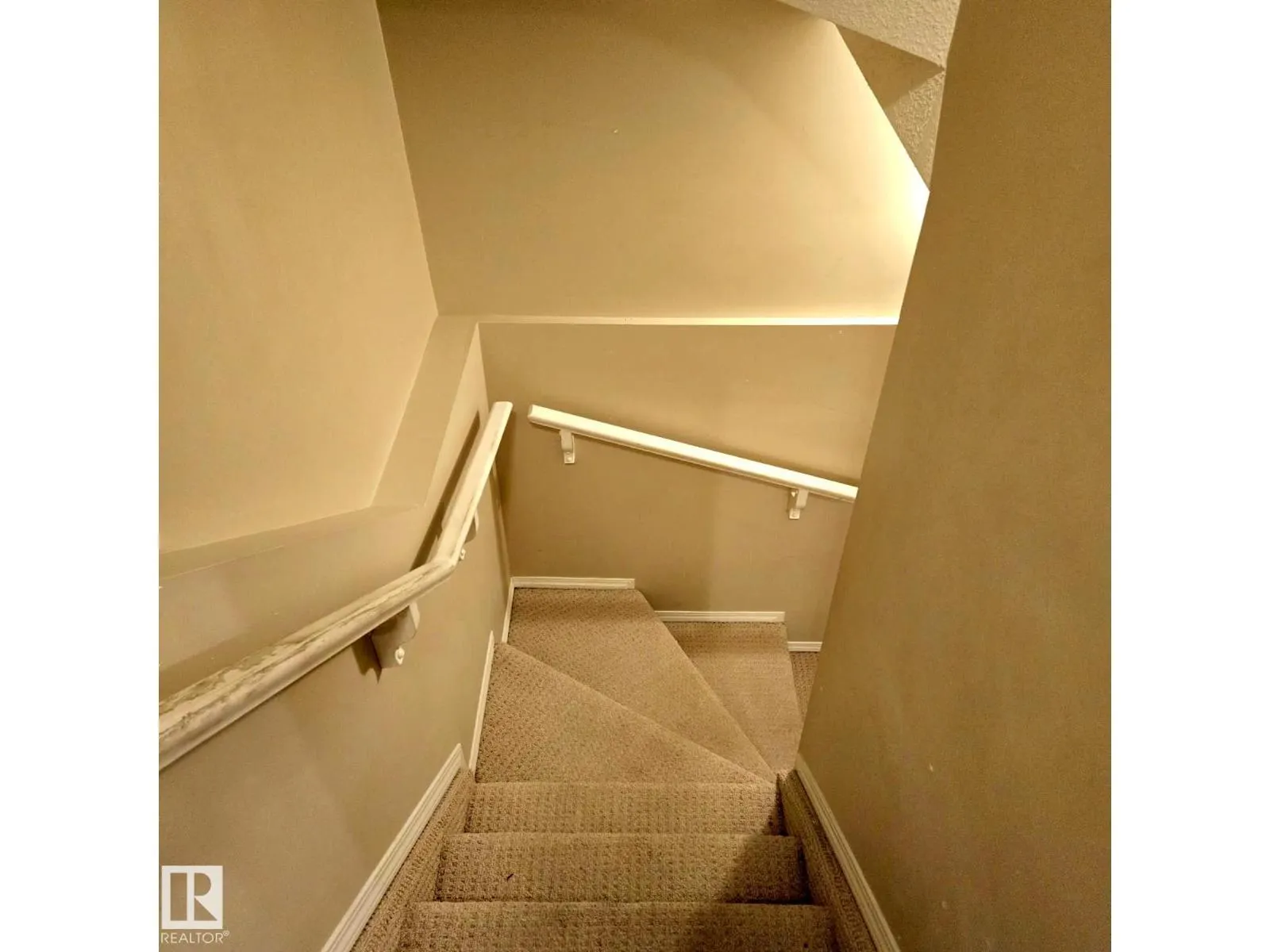 #20 120 MAGRATH RD NW
