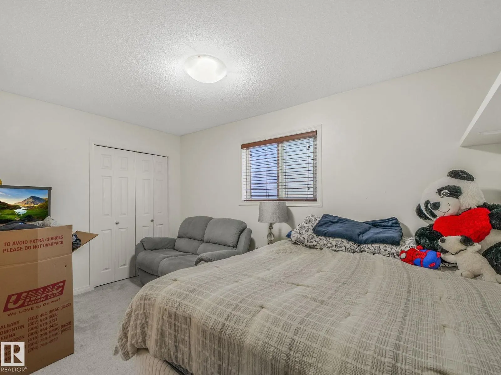 3239 21 ST NW