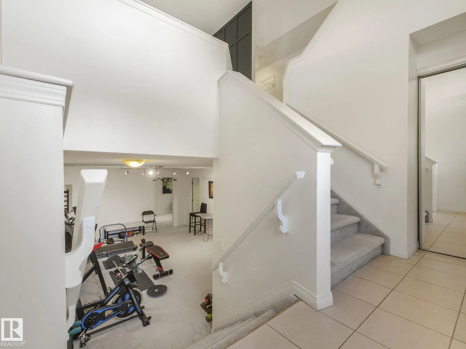 3239 21 ST NW