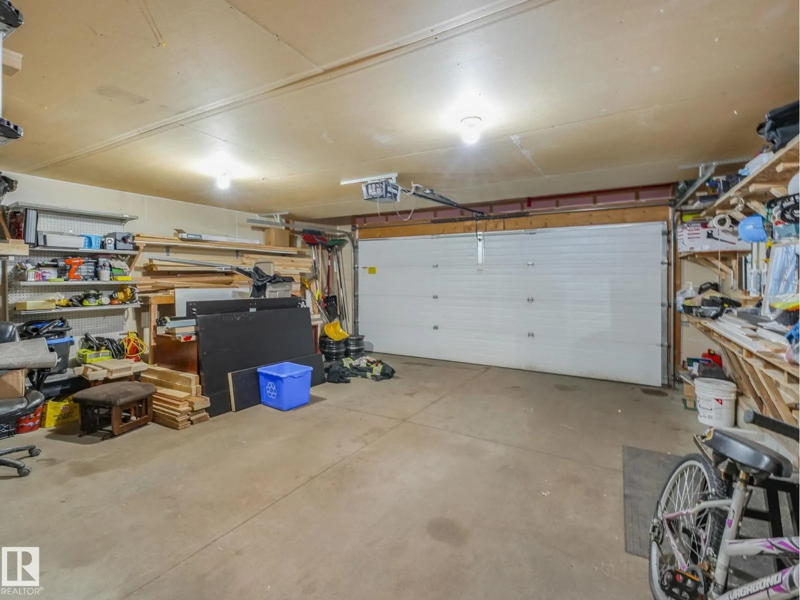 3239 21 ST NW