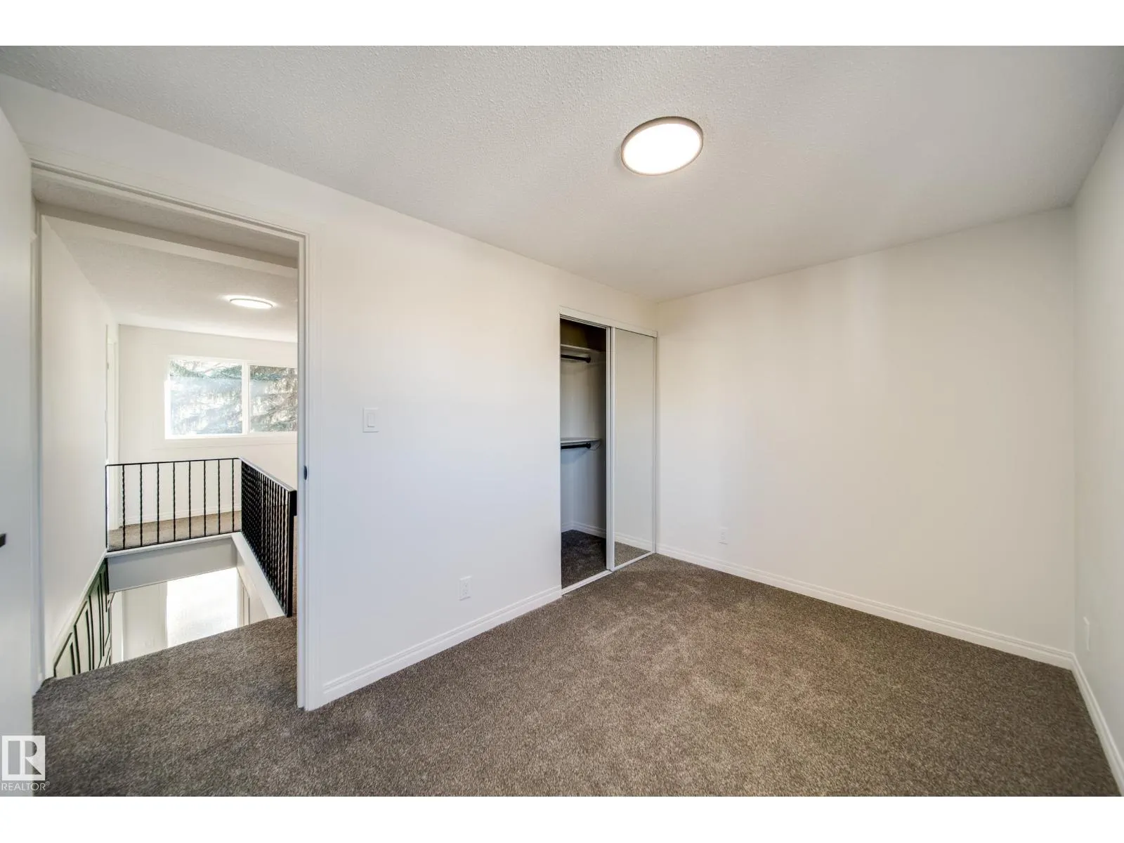 289 RIDGEWOOD